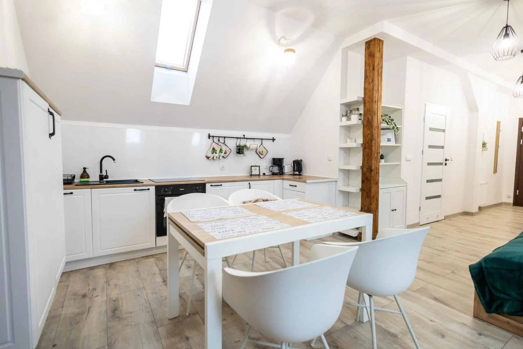 Coffee/tea facilities in Apartament Uleczka by Rentoom