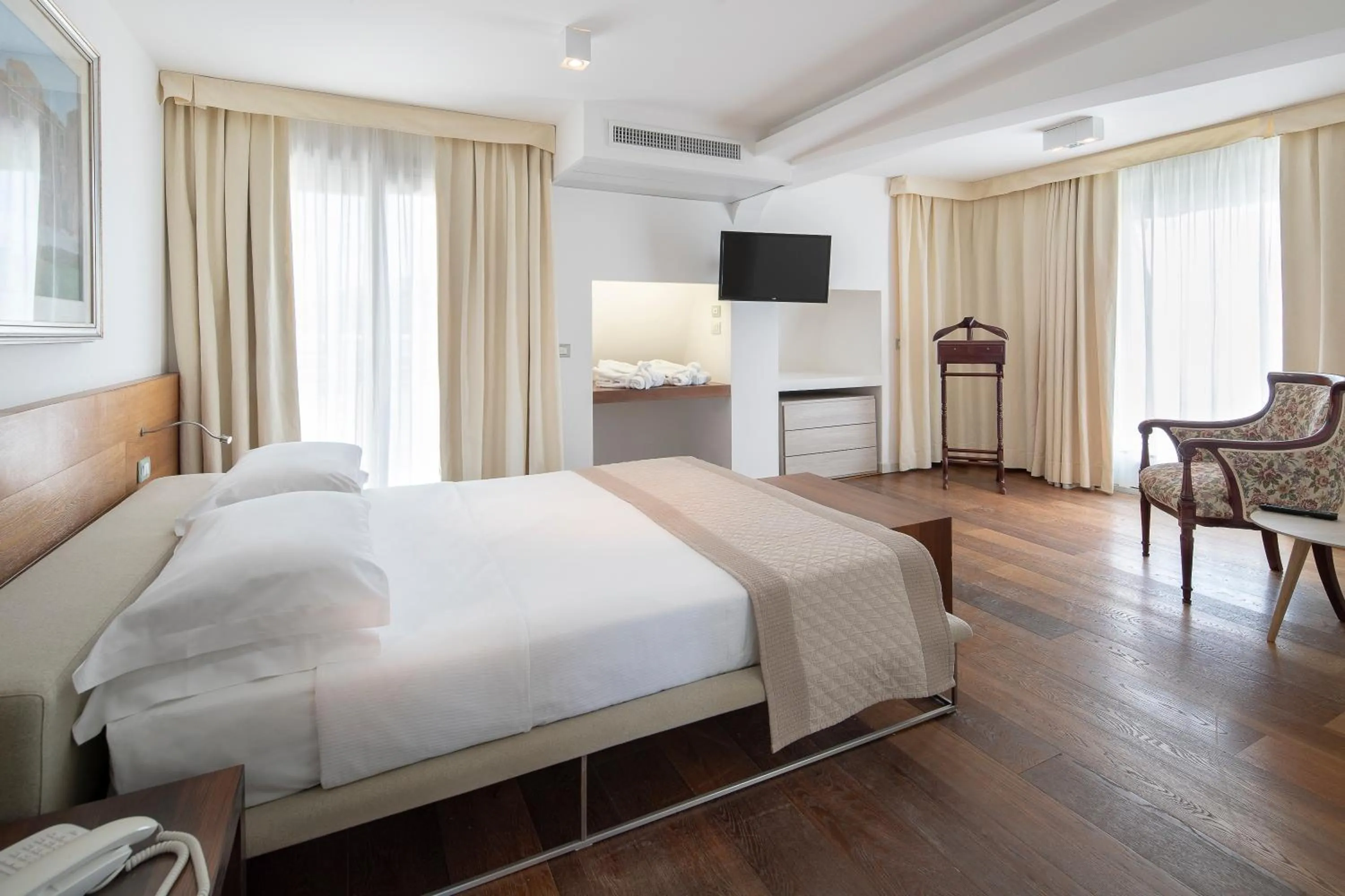 Bed in Fantinello Hotel