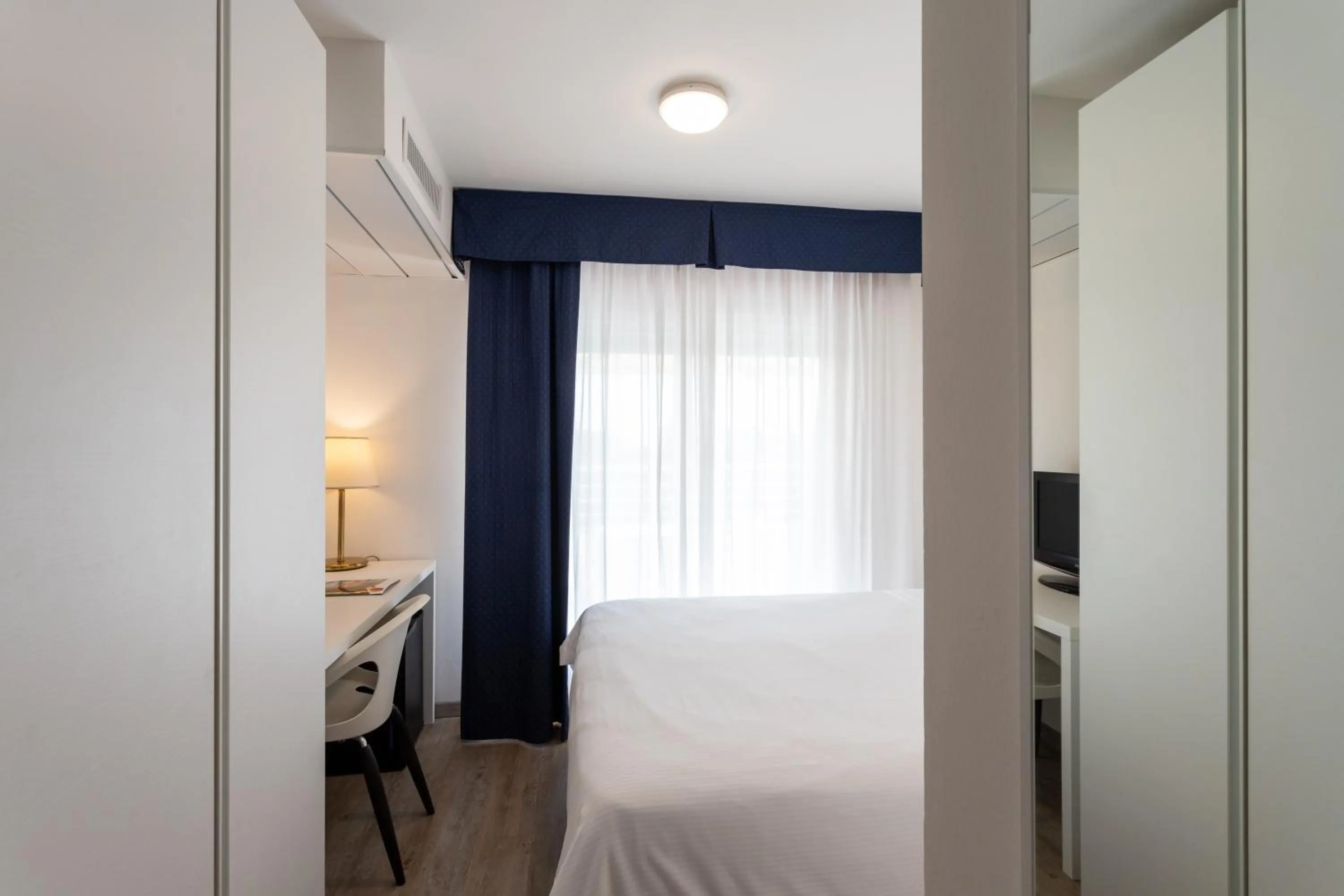 Sea view, Bed in Fantinello Hotel