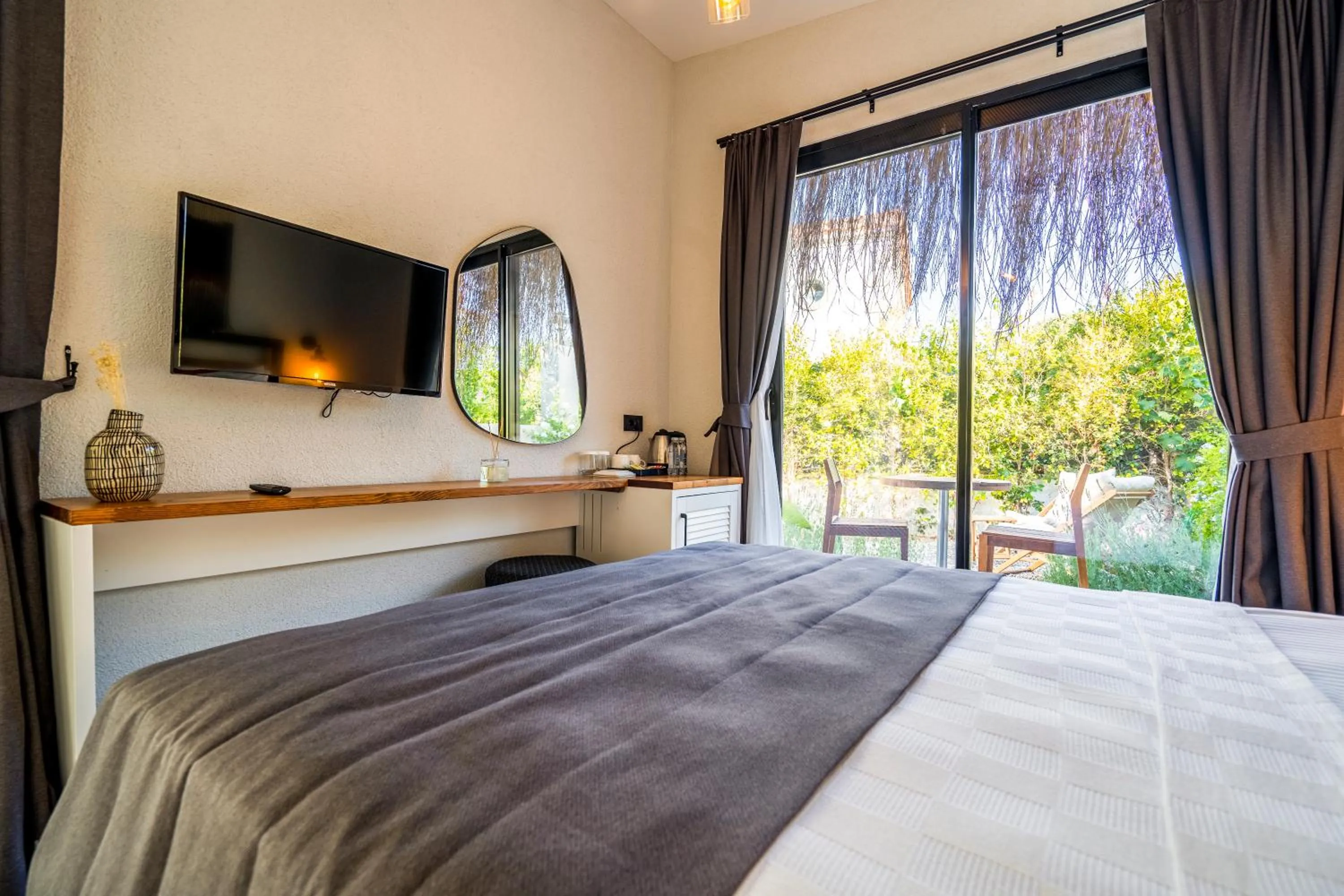 View (from property/room), Bed in Primus Alacati Adult Only