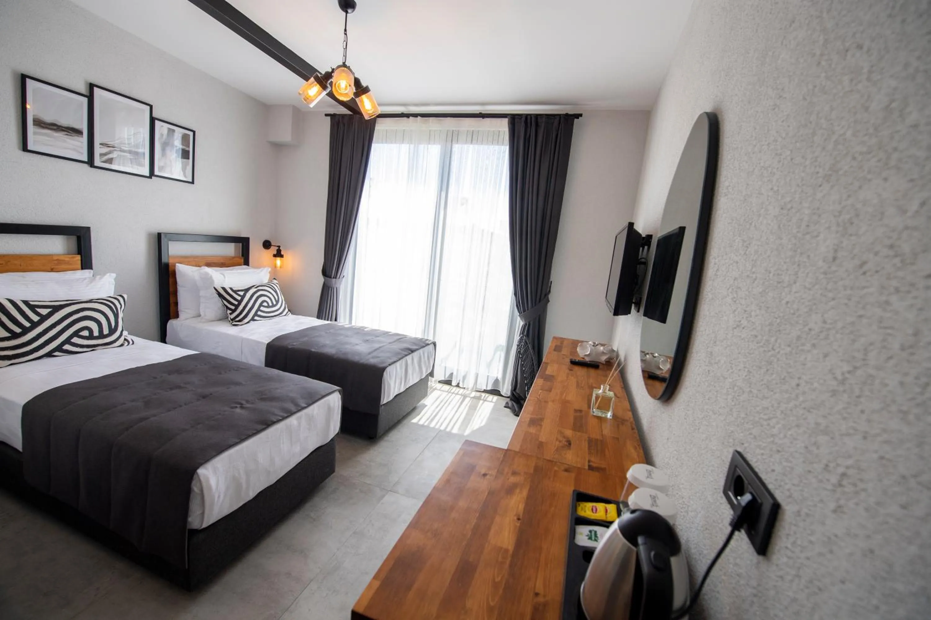 Photo of the whole room, Bed in Primus Alacati Adult Only