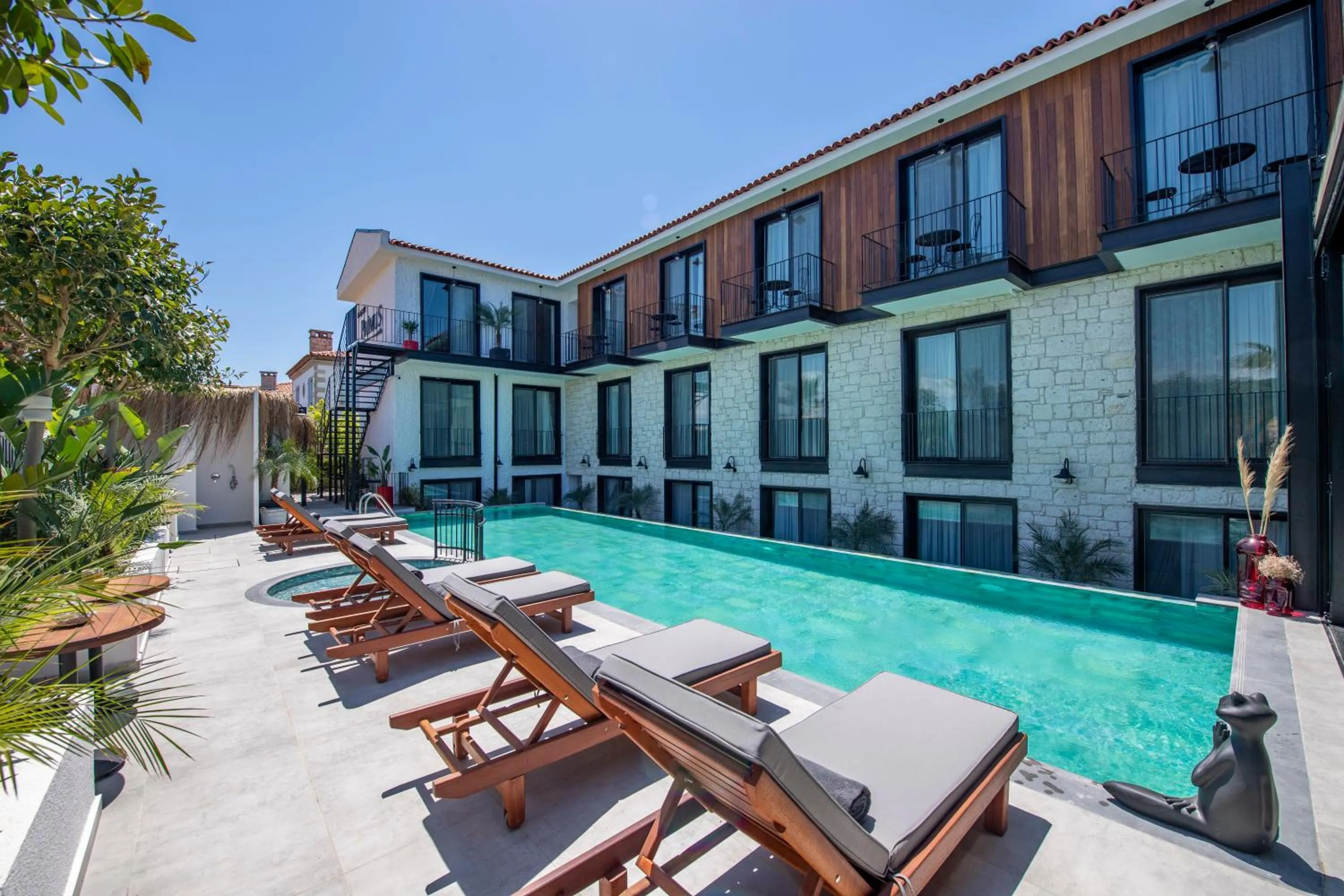 Swimming pool in Primus Alacati Adult Only