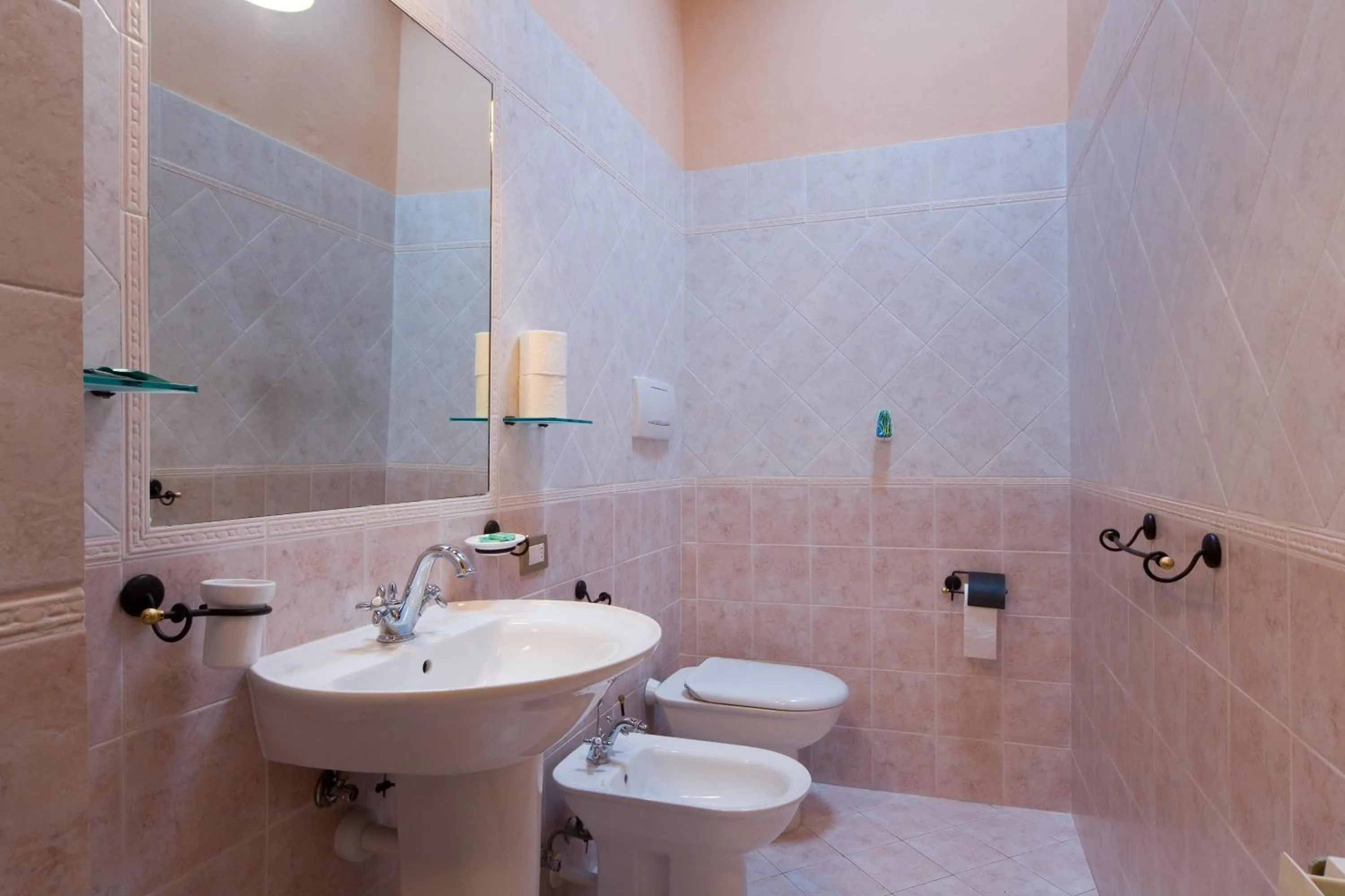 Shower in Antico Borgo Poggiarello