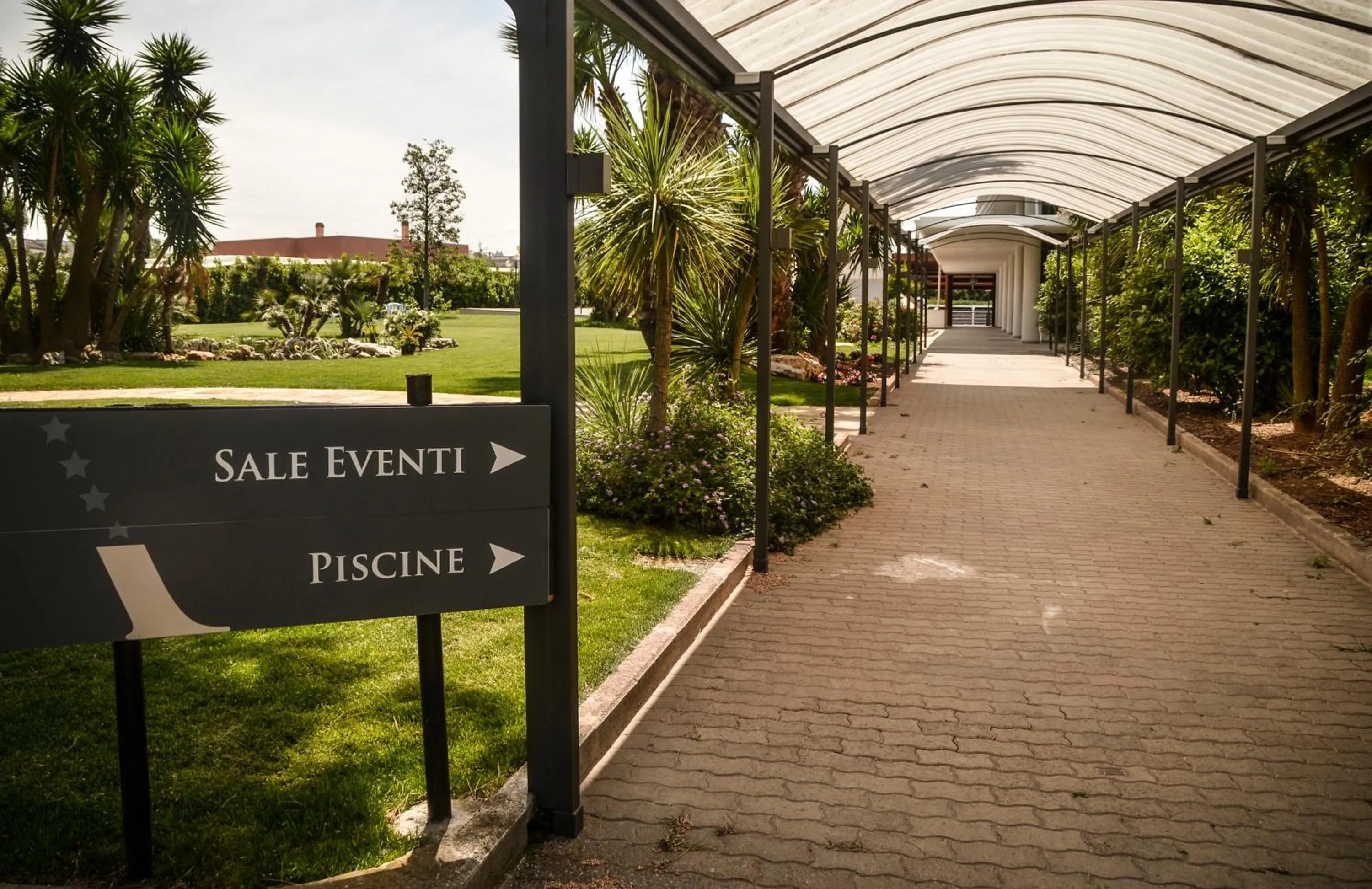 Facade/entrance in D'Aragona Lifestyle Hotel