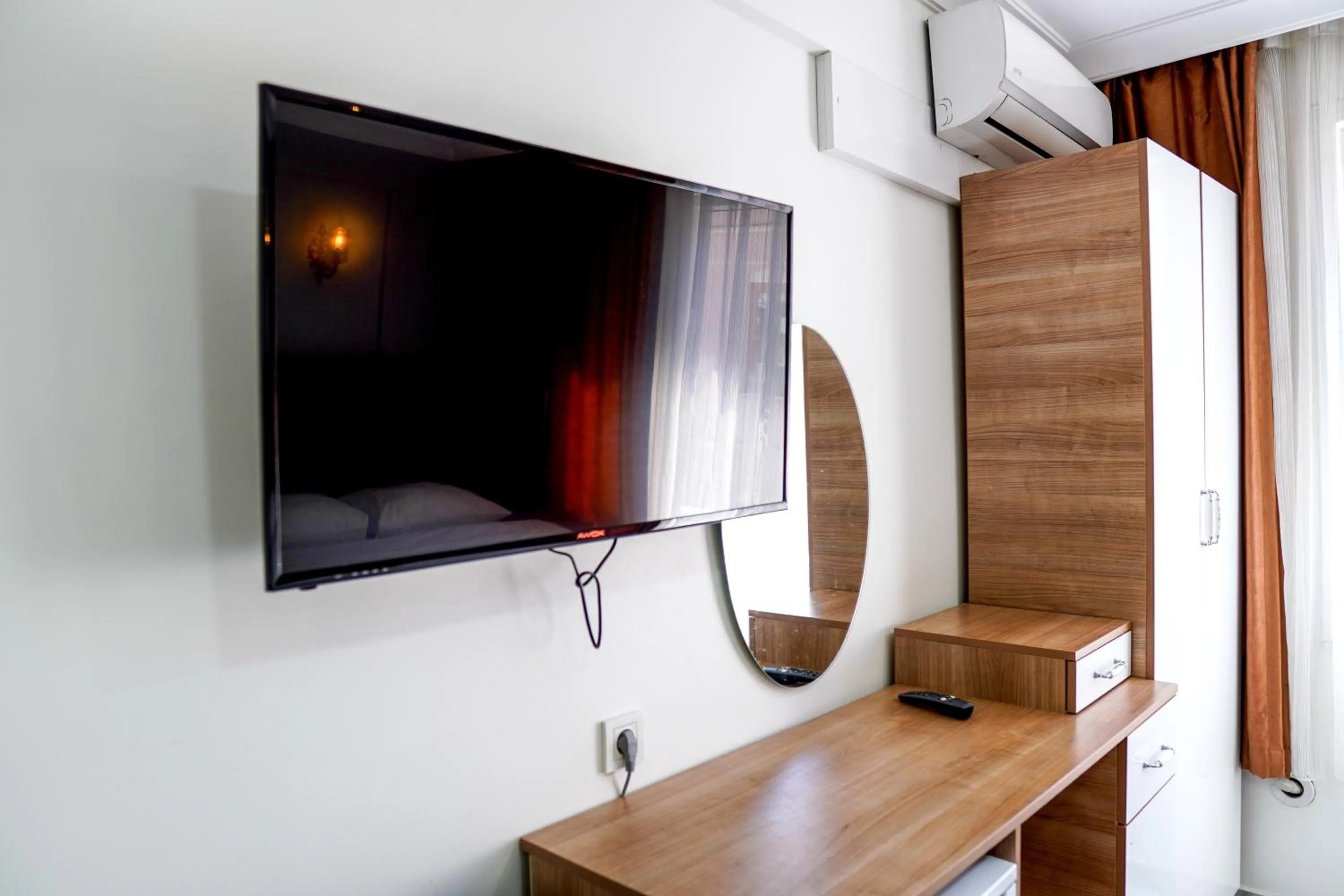 TV and multimedia in LAOS OTEL