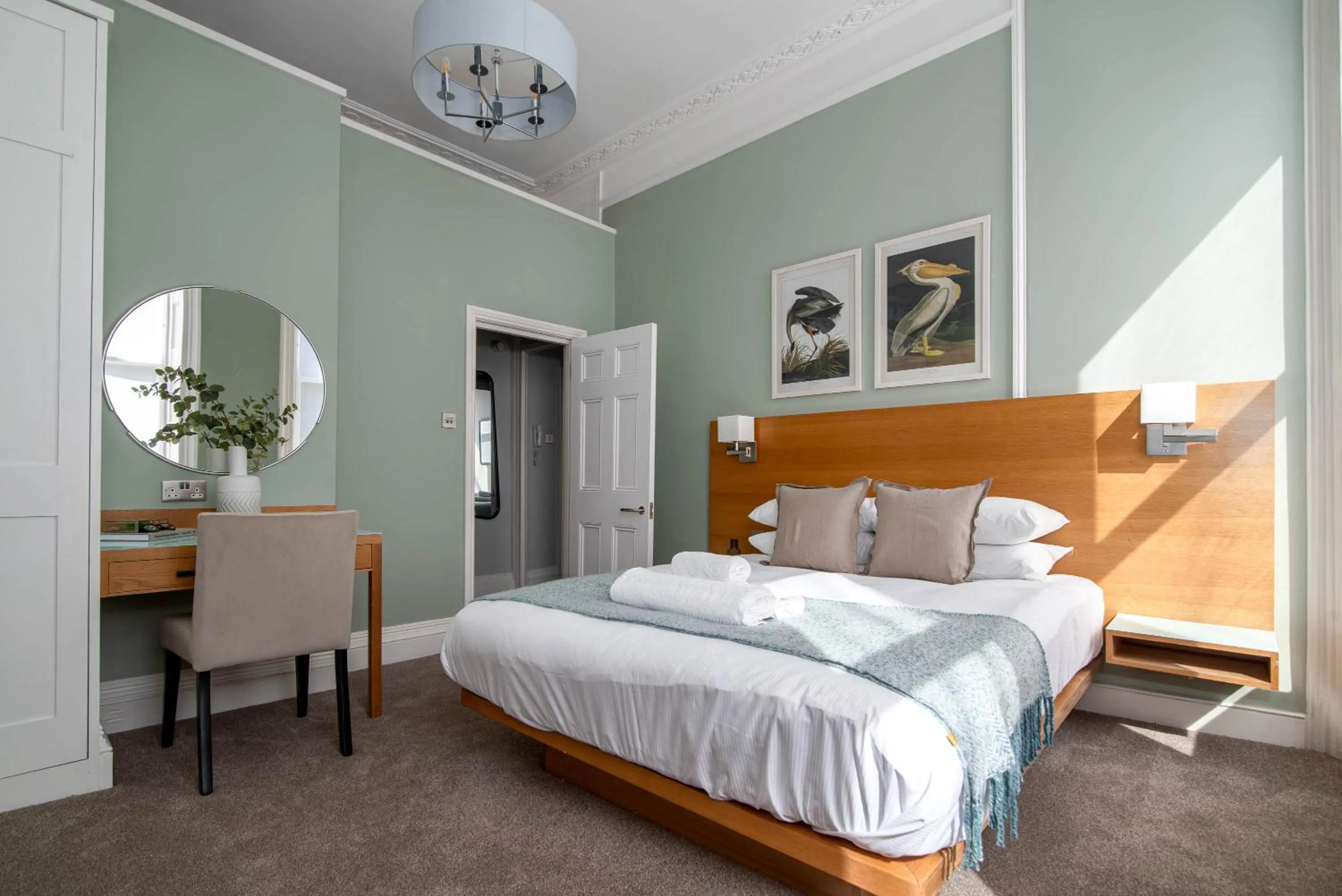 Bedroom, Bed in 5 Doughty Street - Urban Apartments