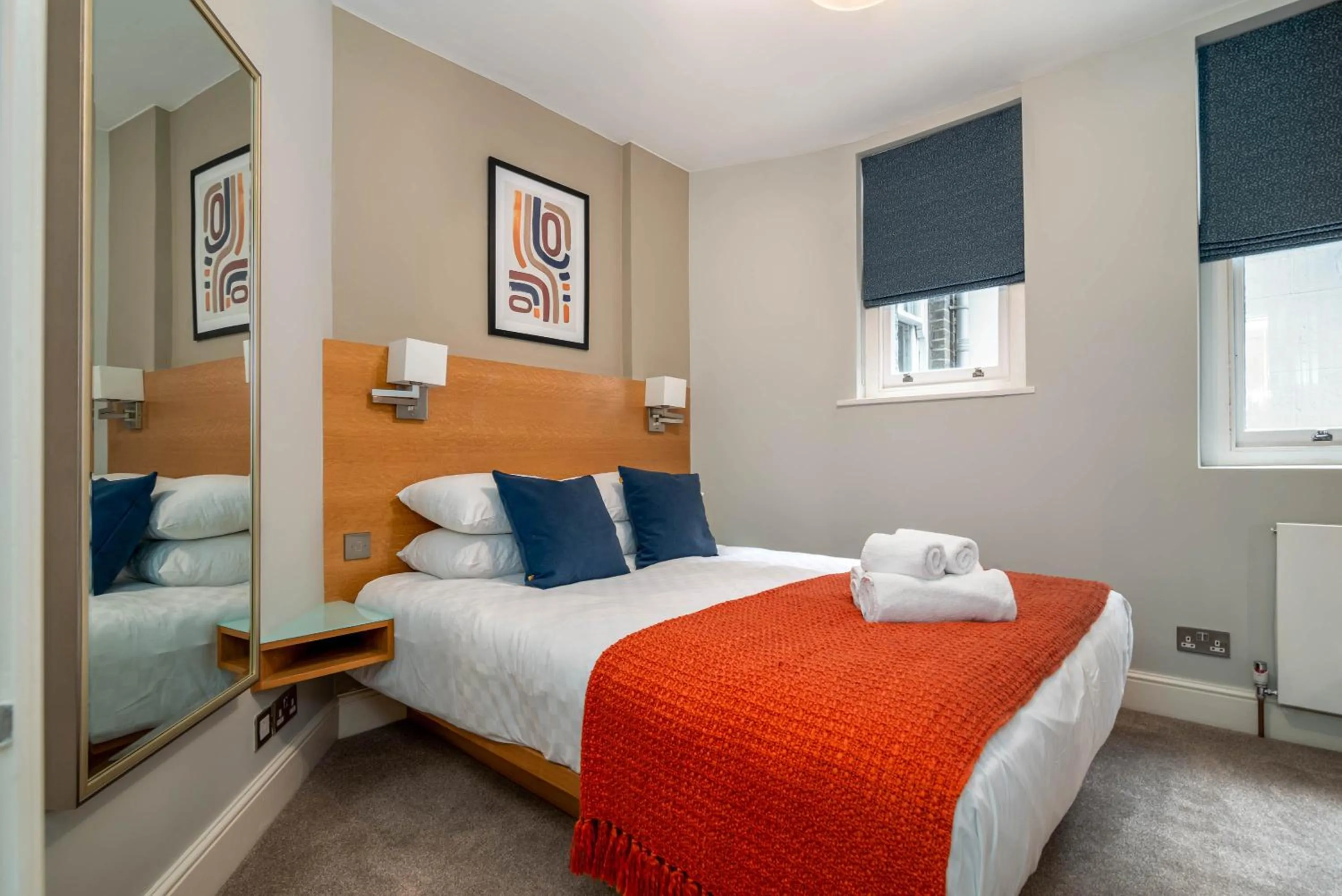 Bedroom, Bed in 5 Doughty Street - Urban Apartments