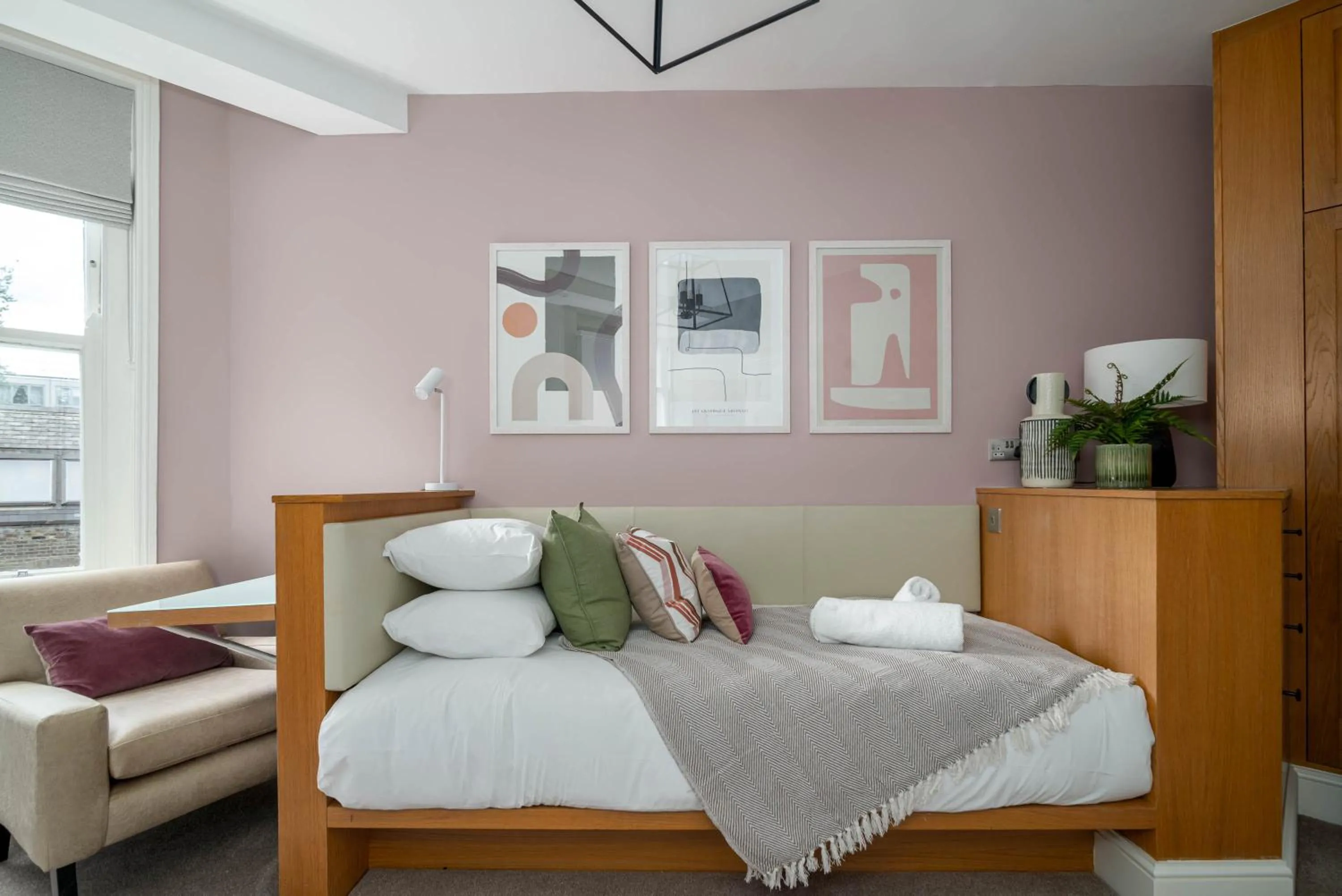 Photo of the whole room, Bed in 5 Doughty Street - Urban Apartments