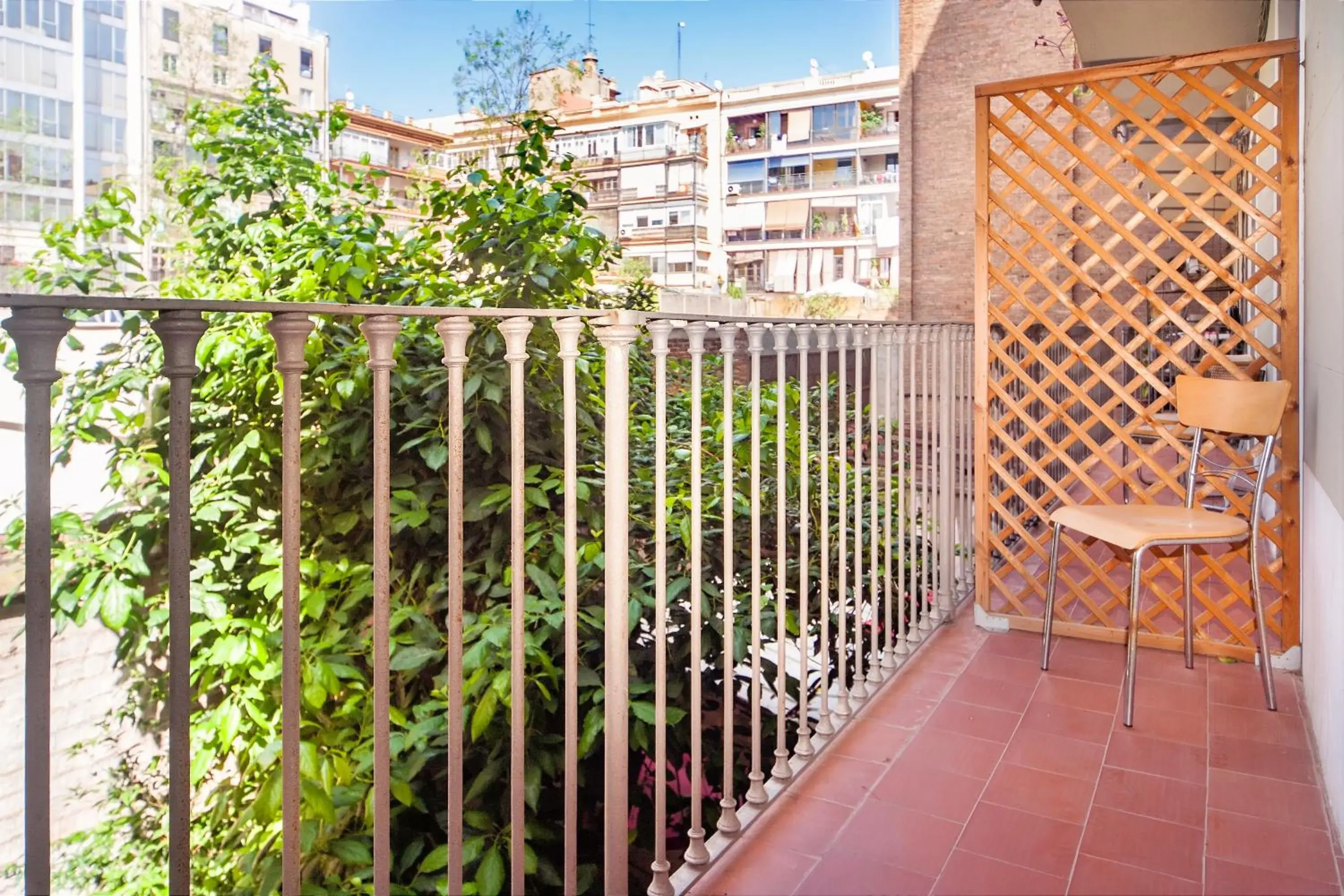 Twin Room with Balcony in Casp Green House Twin Room with Balcony in Casp Green House