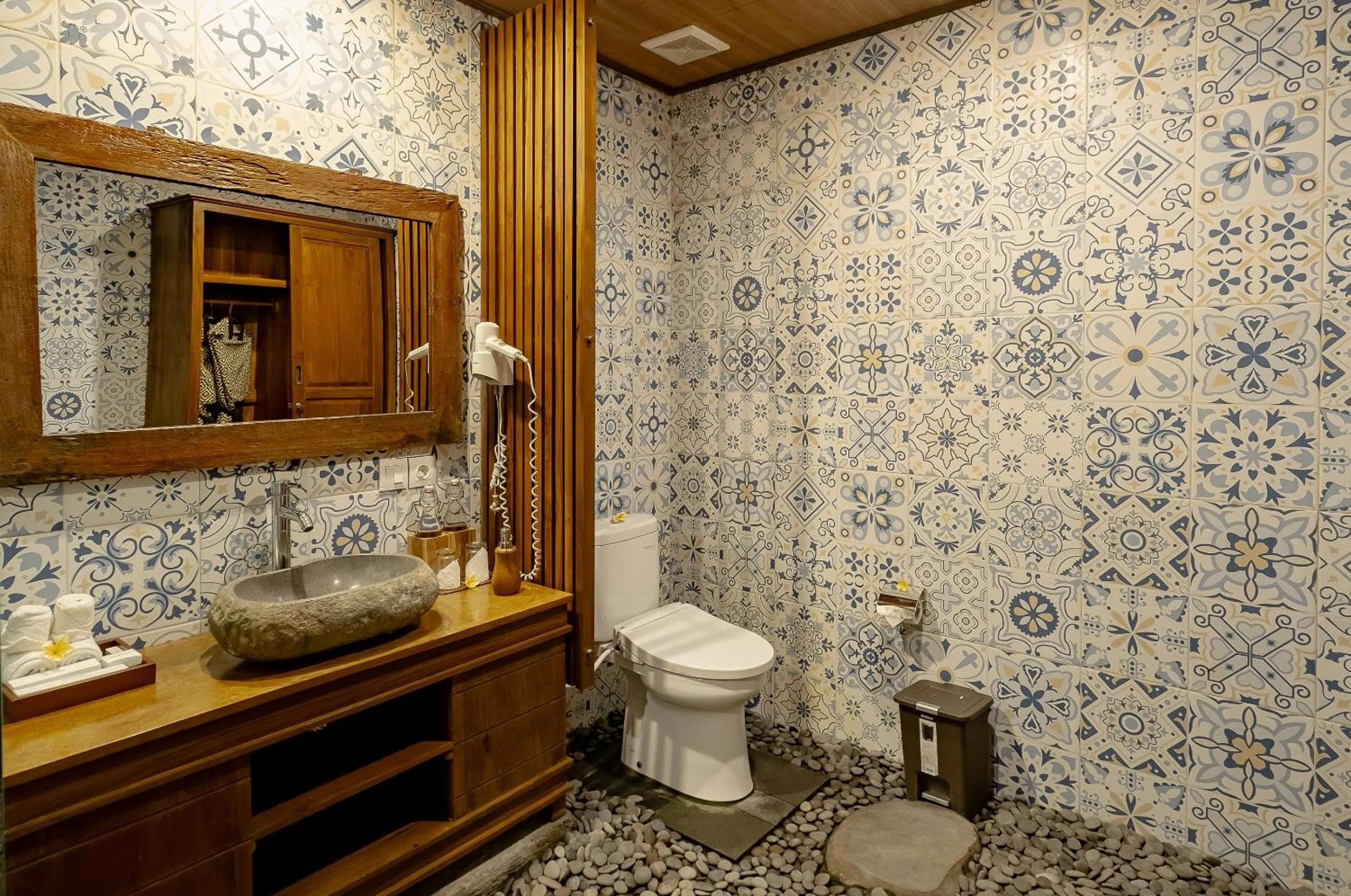 Toilet in Anandari Ubud Villa