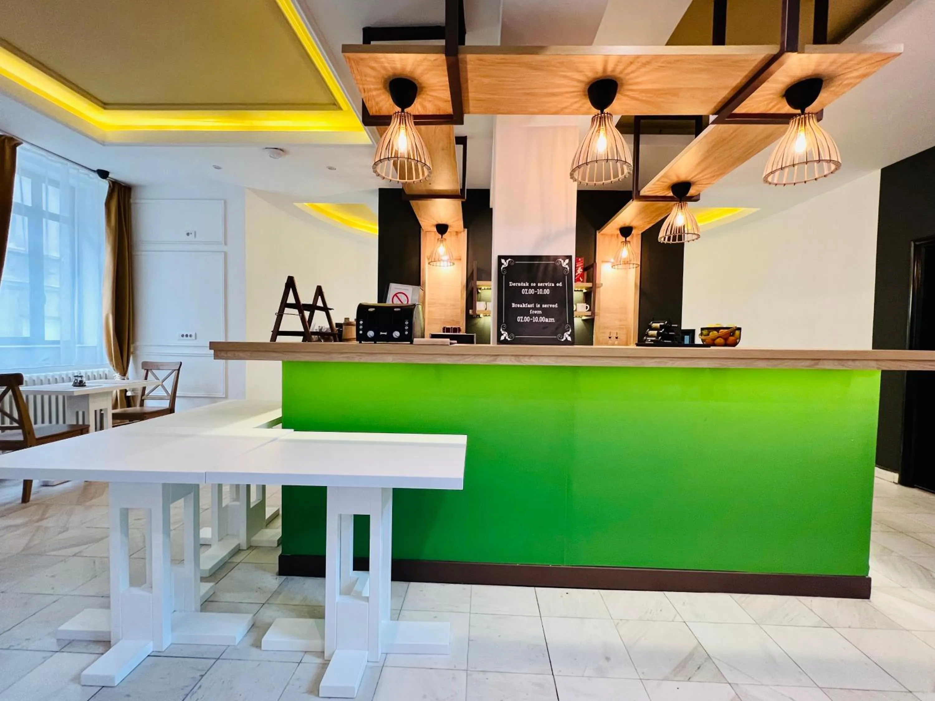 Restaurant/places to eat in Side One Design Hotel Garni