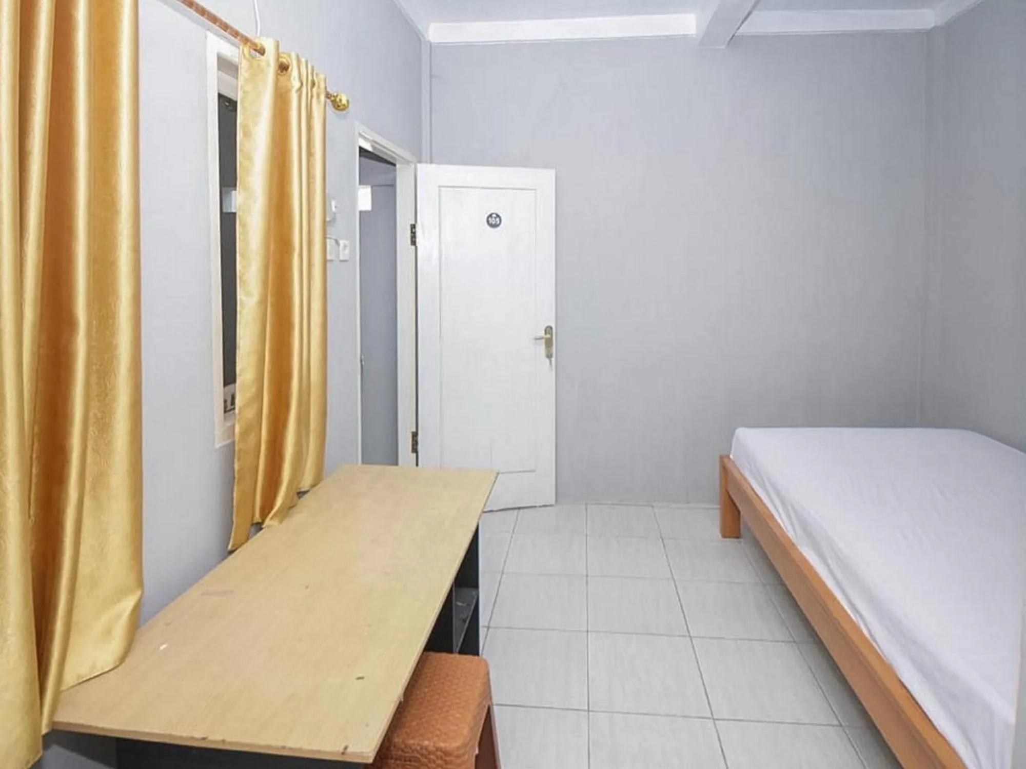 Photo of the whole room, Bed in Lidez Residence Bitung