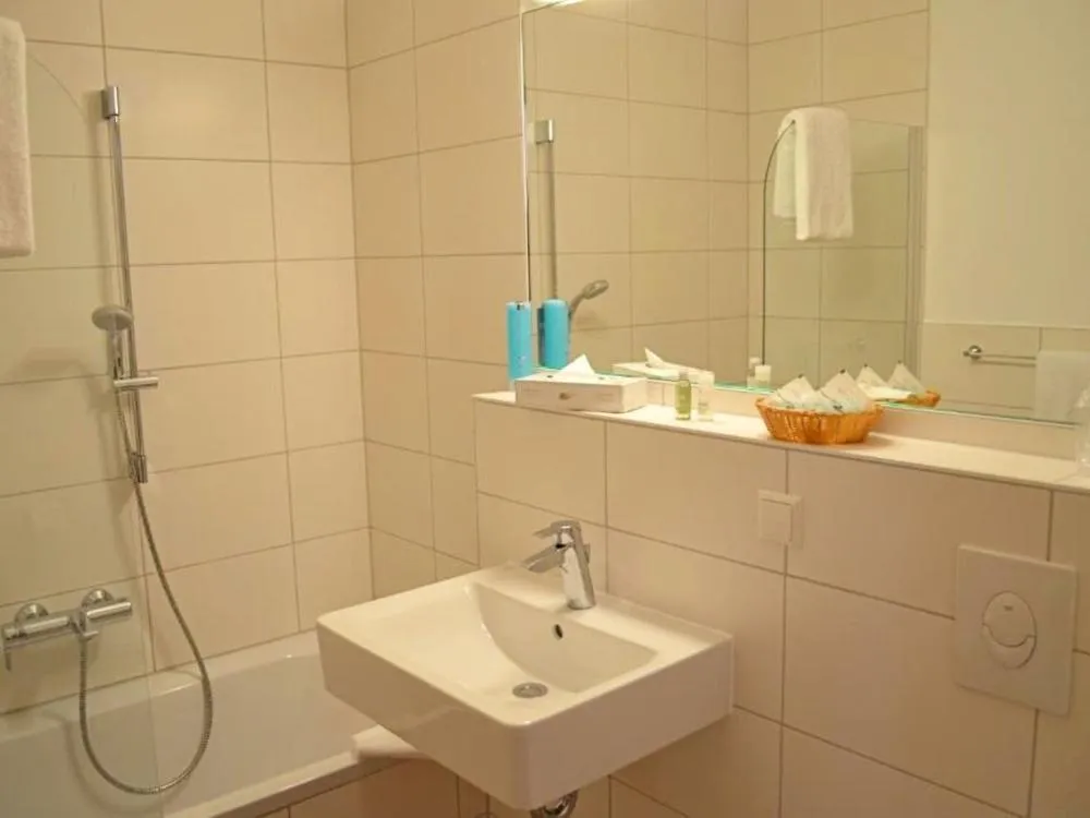 Bernsteinsee Hotel&Ferien