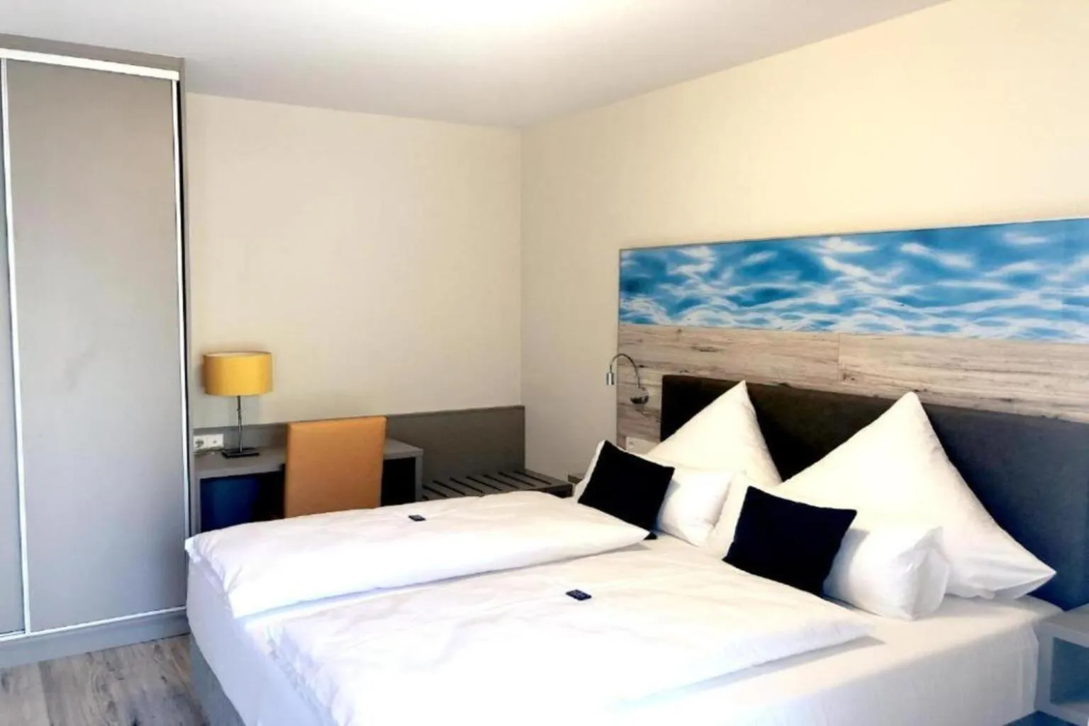 Bedroom, Bed in Bernsteinsee Hotel and Ferien by Palette Resorts