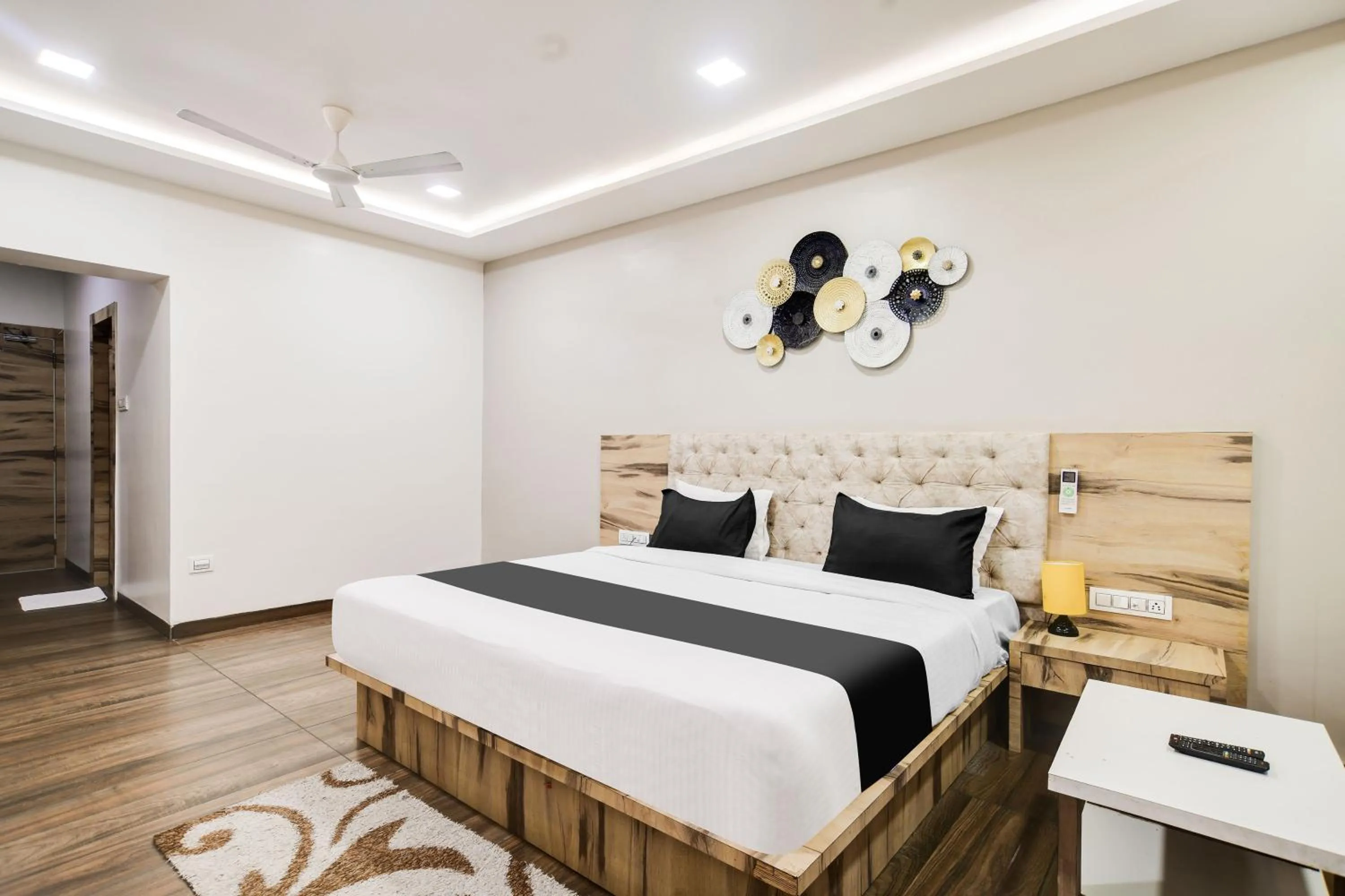 Bedroom, Bed in Townhouse Oak PTC Indore Junction