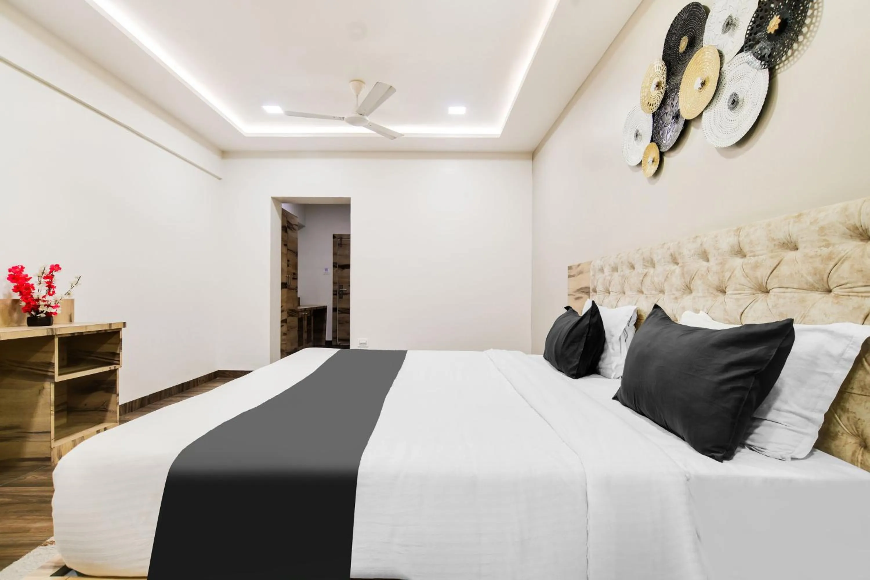 Bedroom, Bed in Townhouse Oak PTC Indore Junction