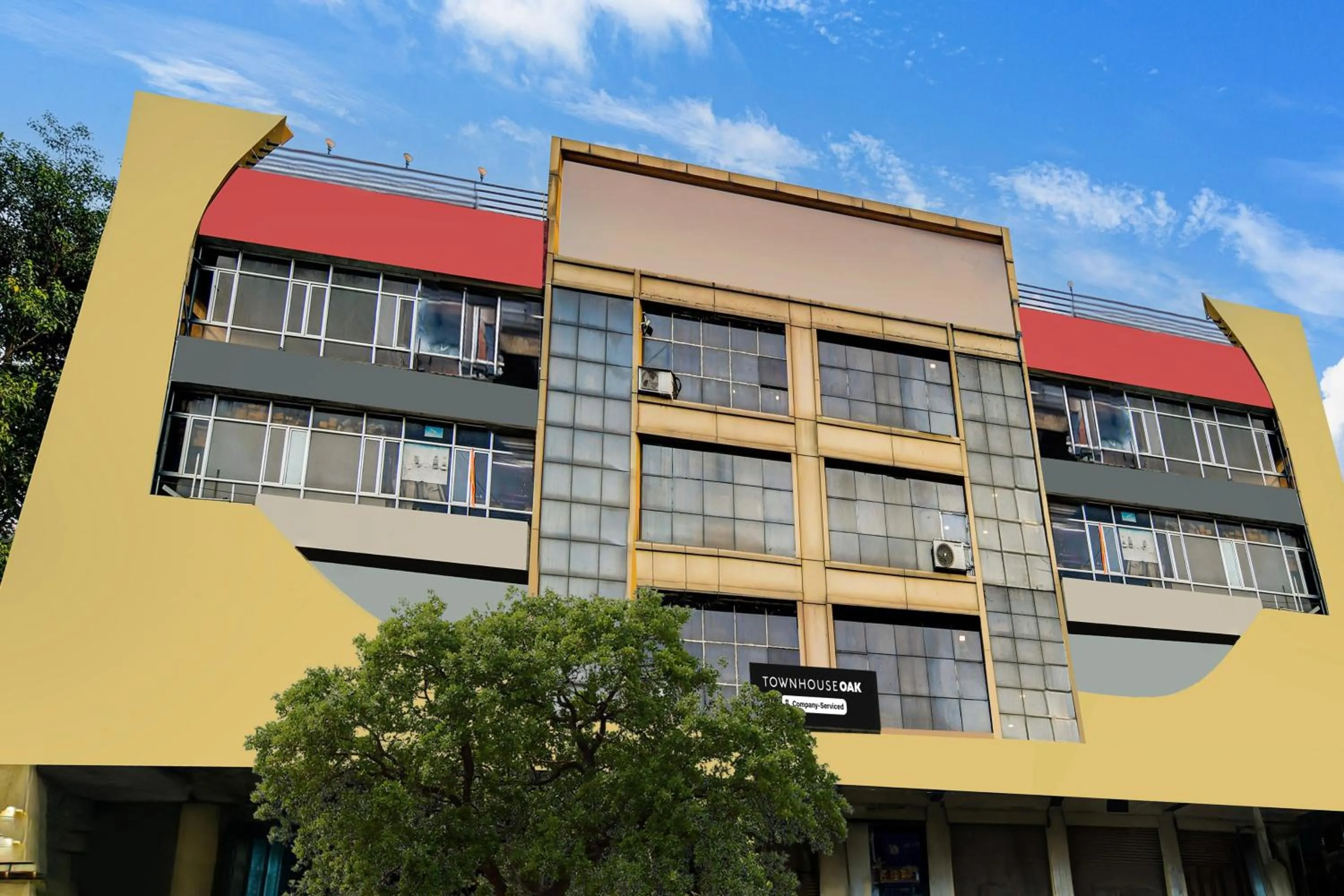 Facade/entrance in Townhouse Oak PTC Indore Junction