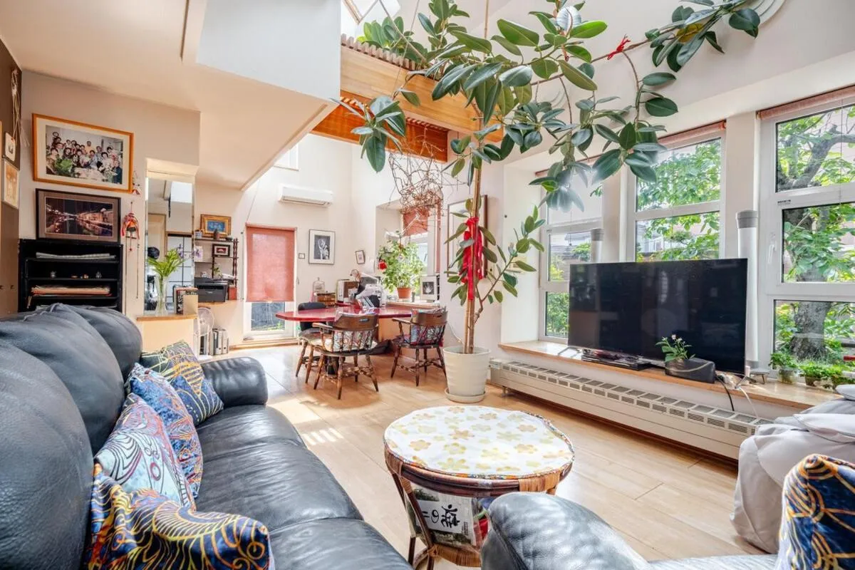 Communal lounge/ TV room in Sapporoの実家 B&B Yoshida