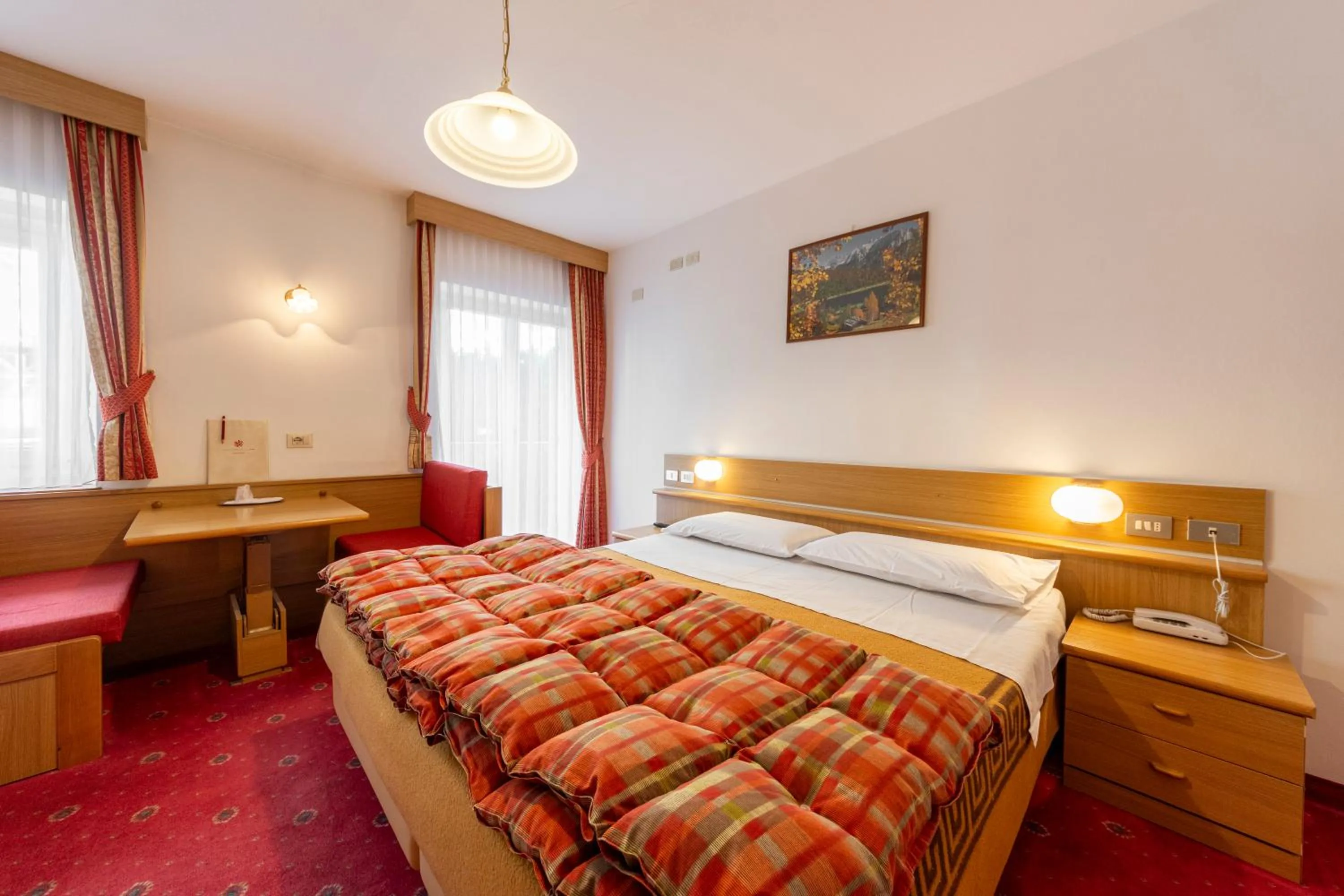 Bedroom, Bed in Hotel Cristallo