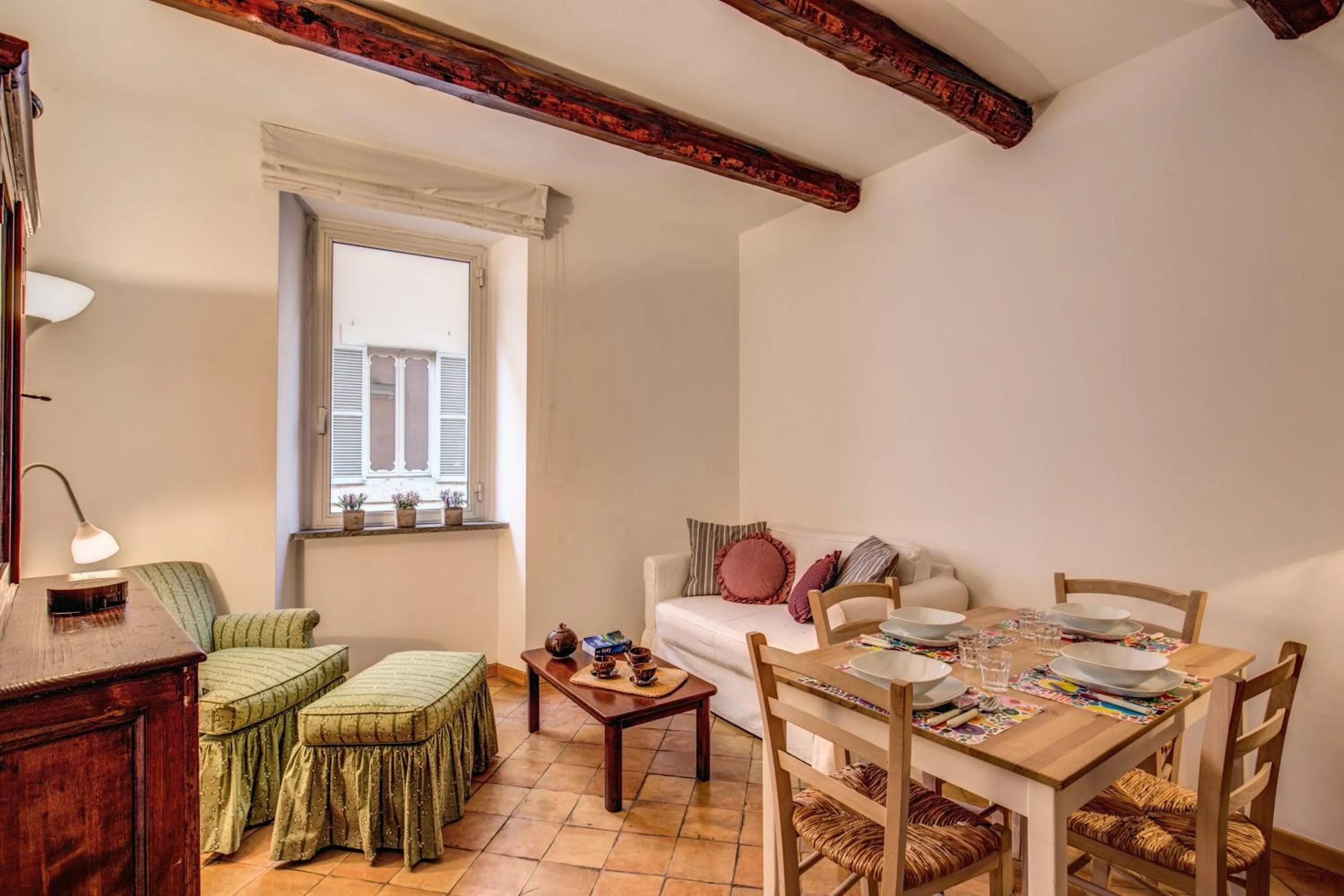 Dining area in Casawally