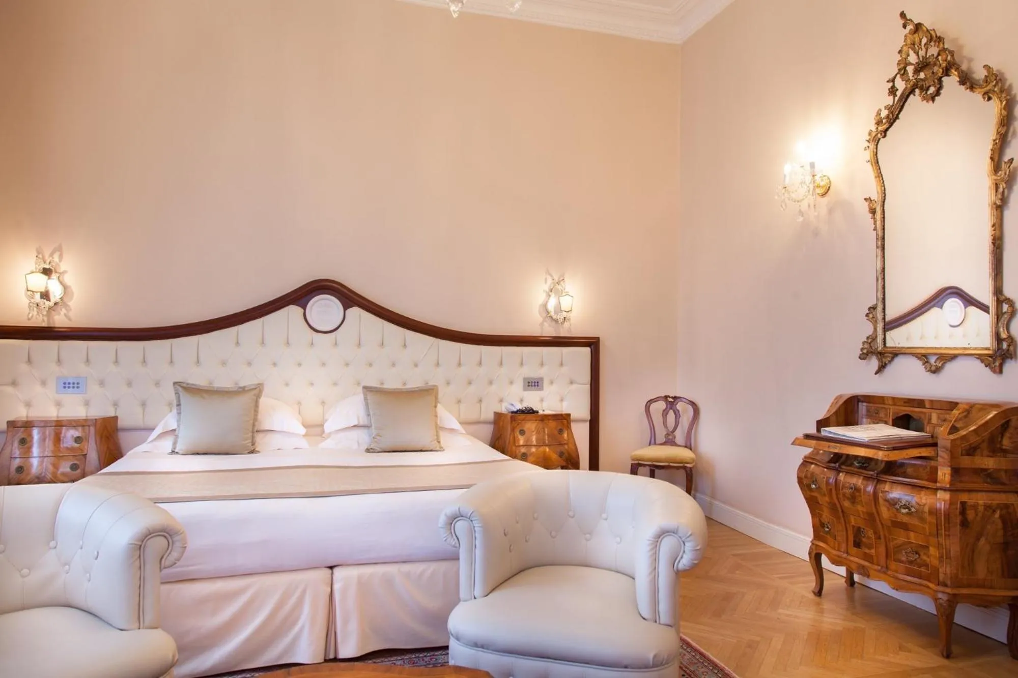 Photo of the whole room, Bed in Grand Hotel Rimini