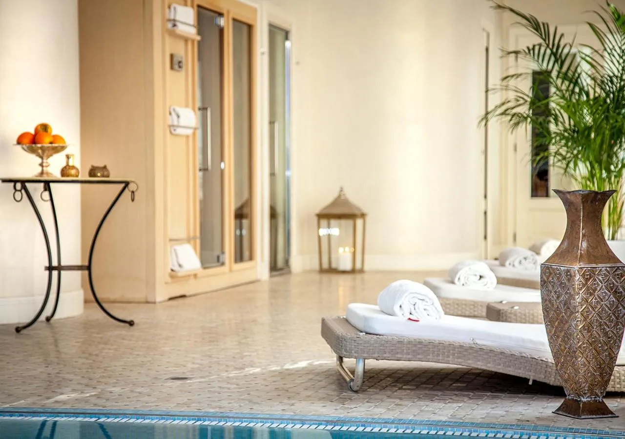 Hot Tub, Bed in Grand Hotel Rimini