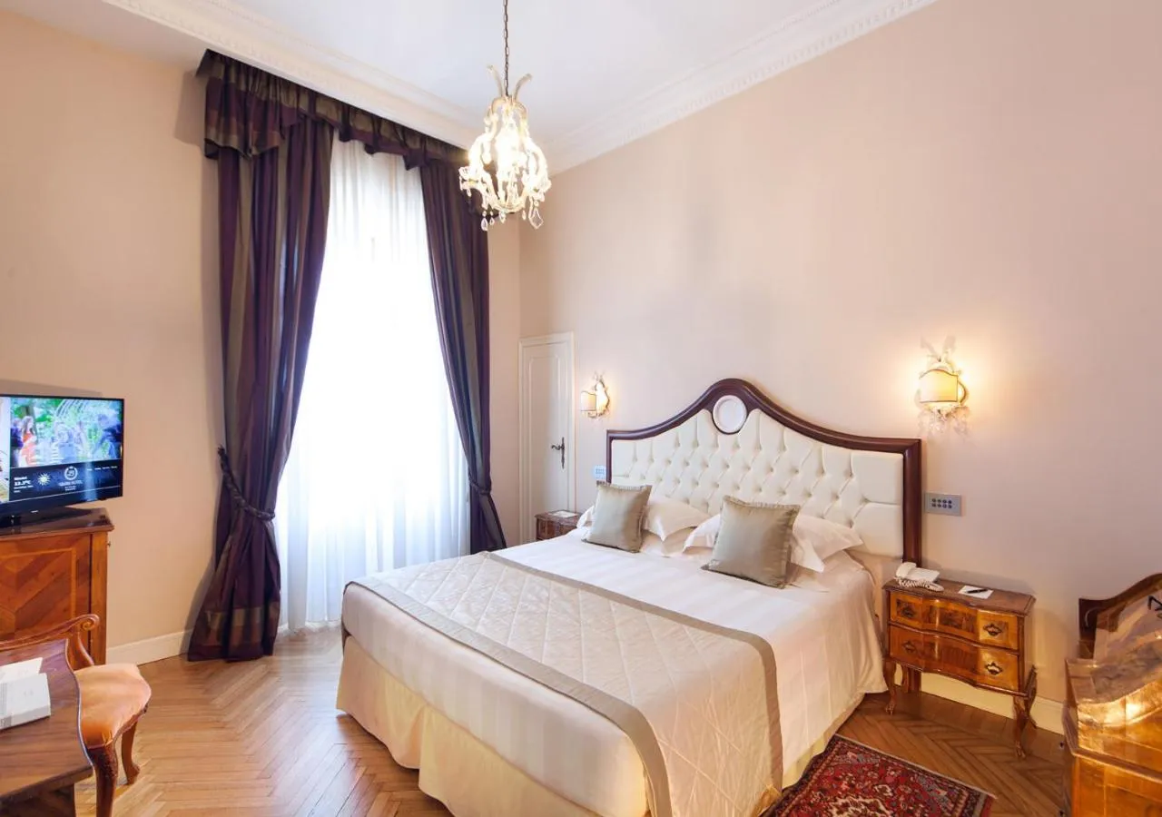 Bedroom, Bed in Grand Hotel Rimini