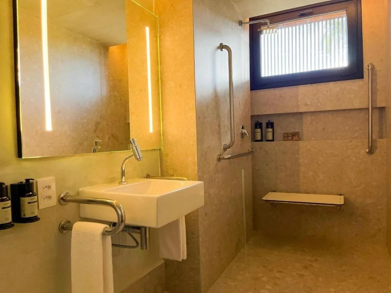 Bathroom in BA'RA Hotel