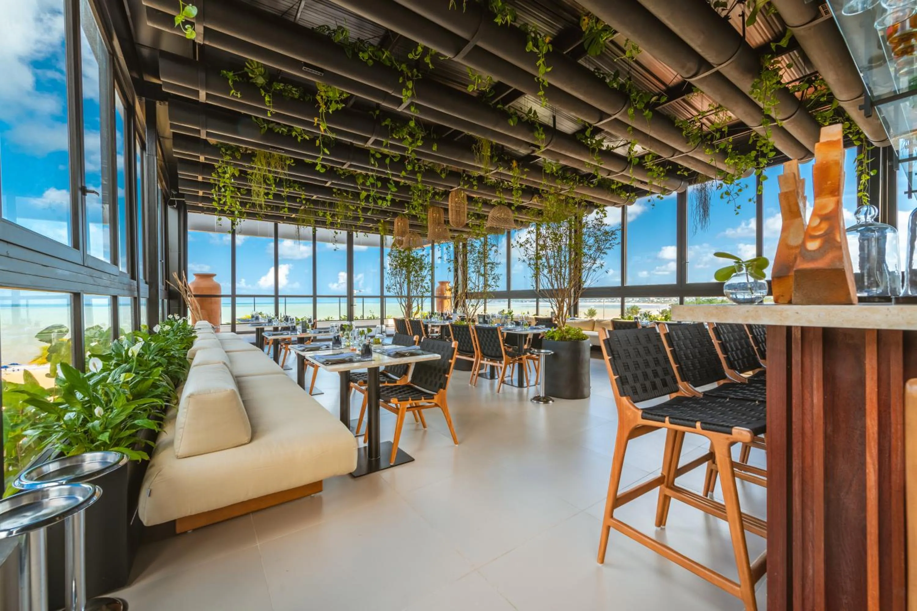 Restaurant/places to eat in BA'RA Hotel