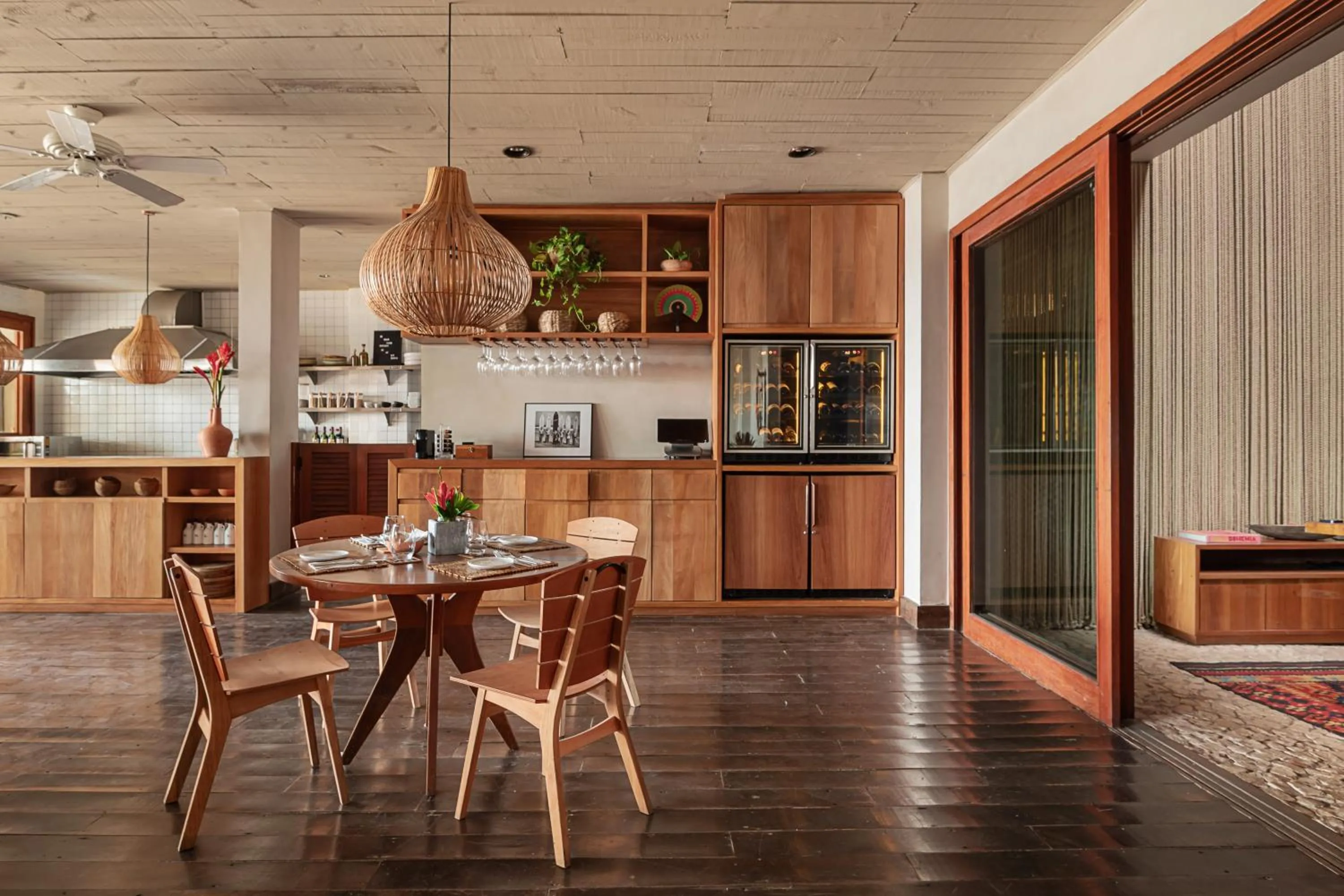 Restaurant/places to eat in Barracuda Boutique