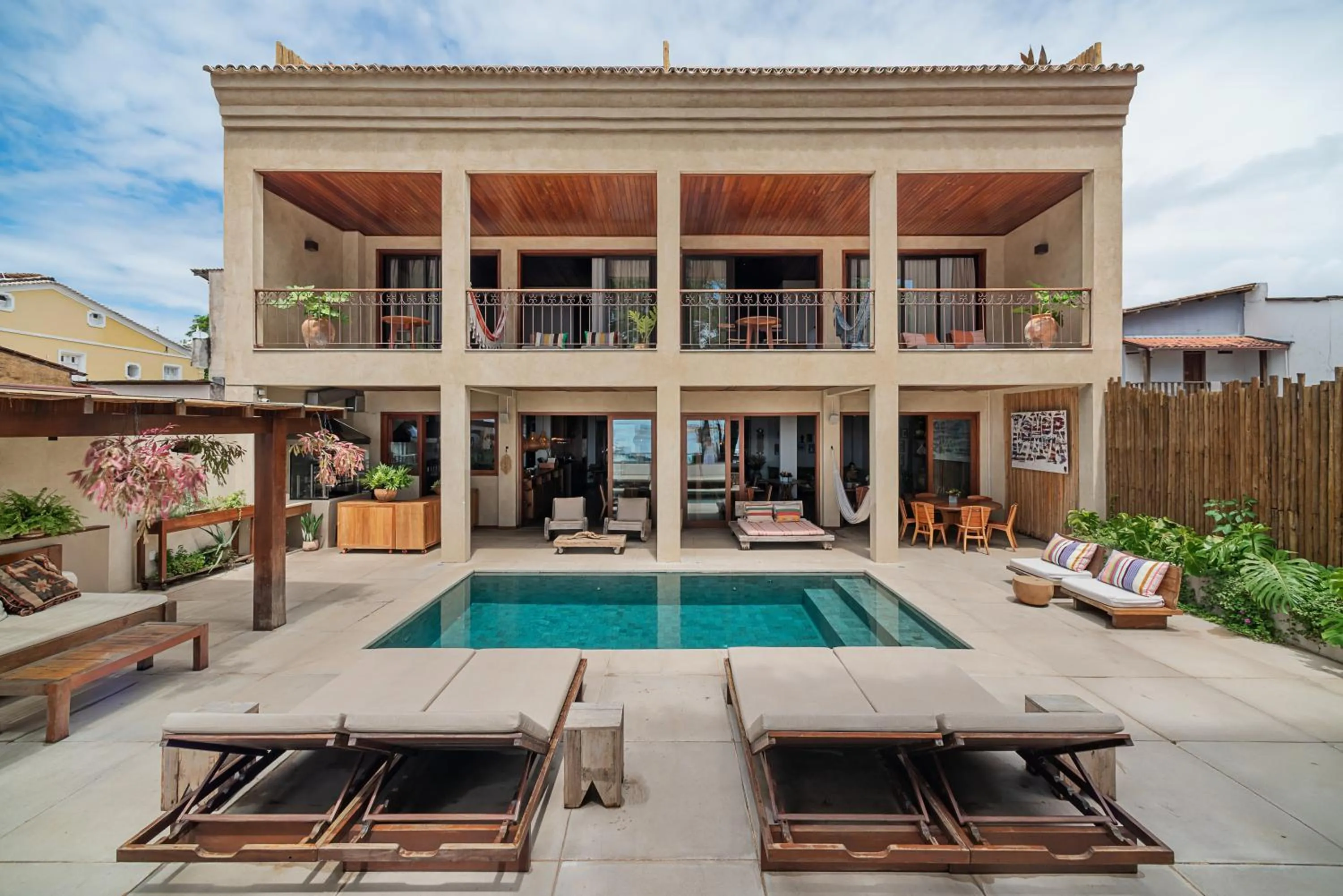 Swimming pool in Barracuda Boutique