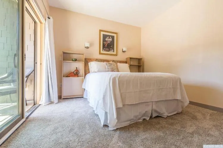 Bed in Spencertown Inn