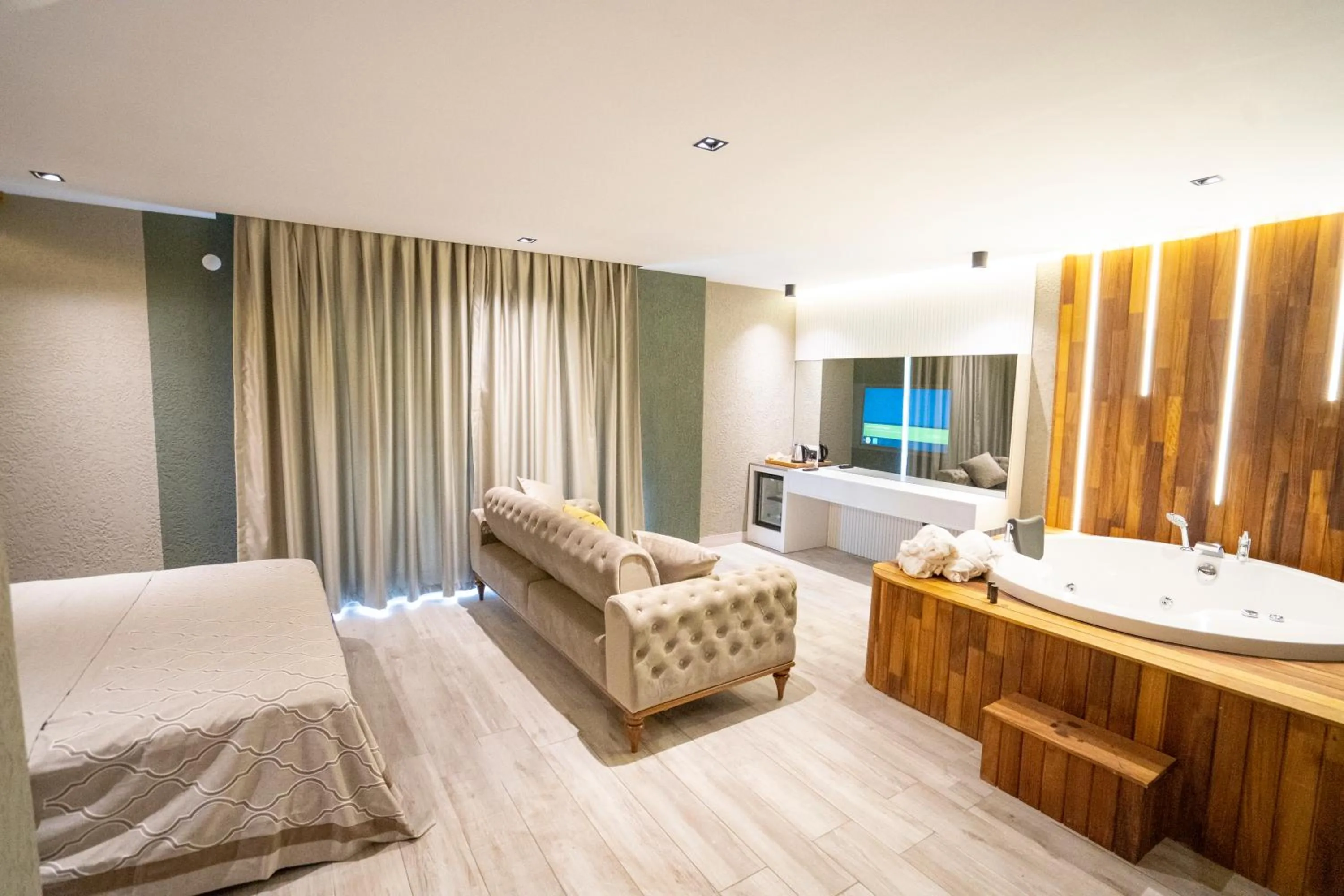 Photo of the whole room in Antalya City Hotel & Spa