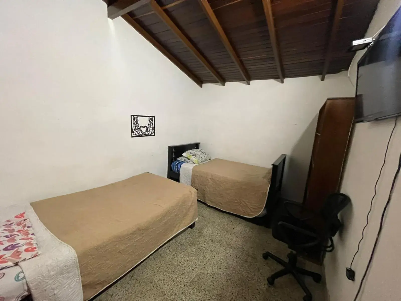 Family Room with Shared Bathroom - single occupancy in Hostel Urban City Medellin Family Room with Shared Bathroom - single occupancy in Hostel Urban City Medellin