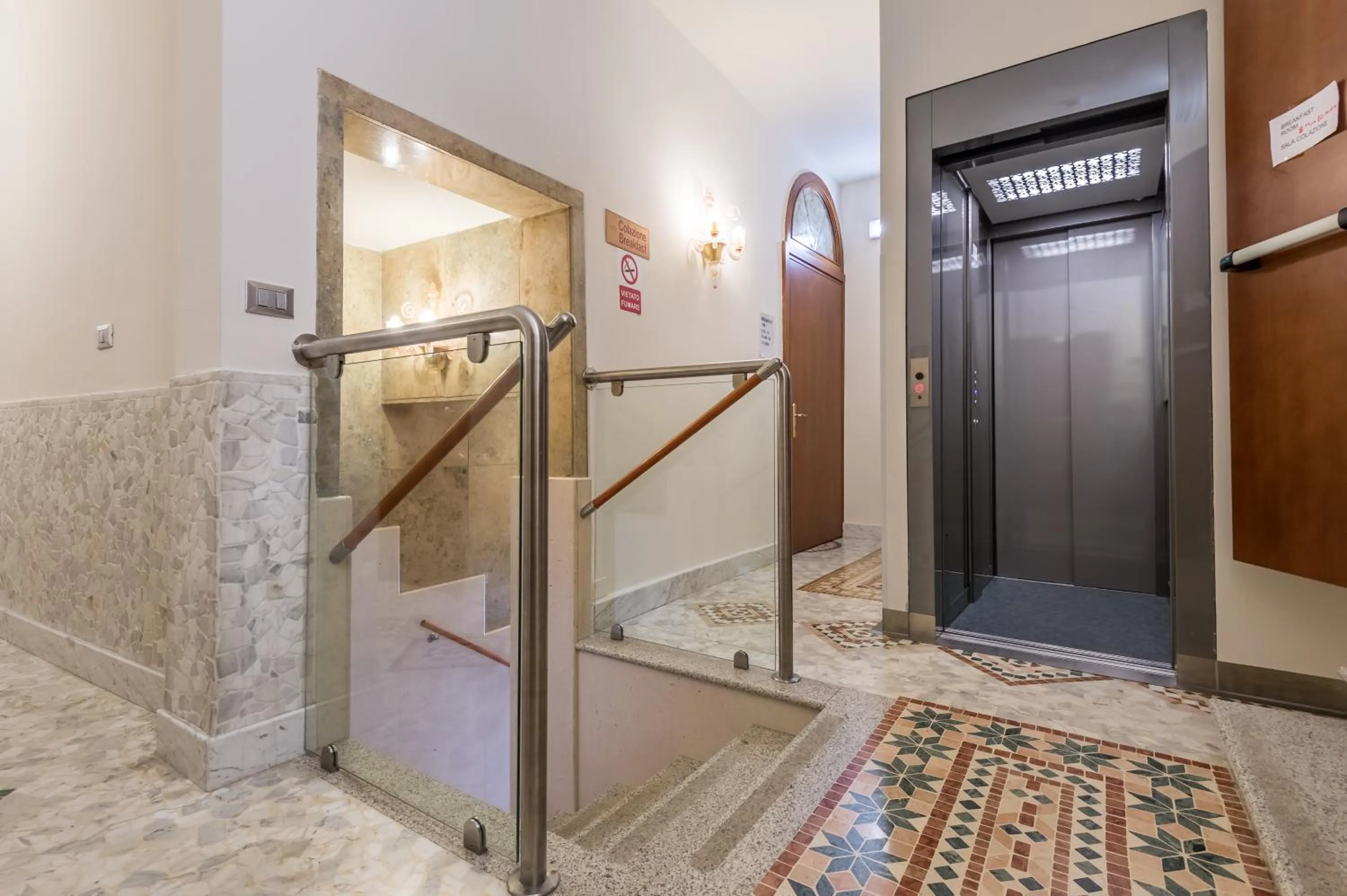 elevator in Hotel Il Moro di Venezia