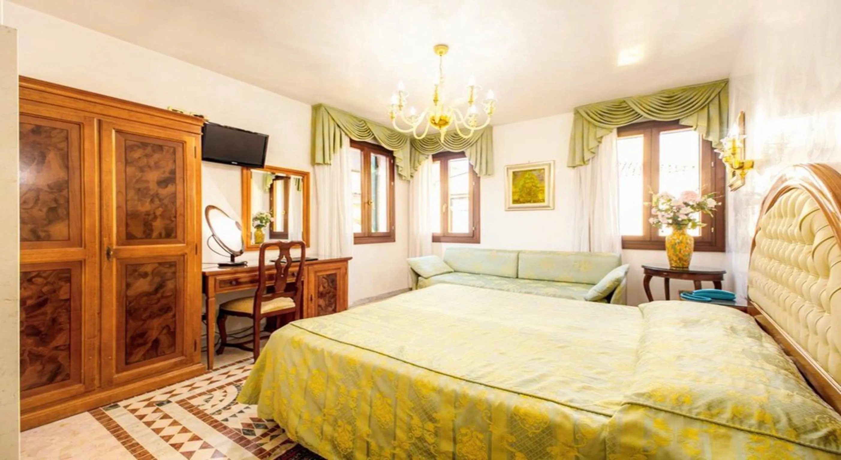 Photo of the whole room, Bed in Antica Casa Carettoni