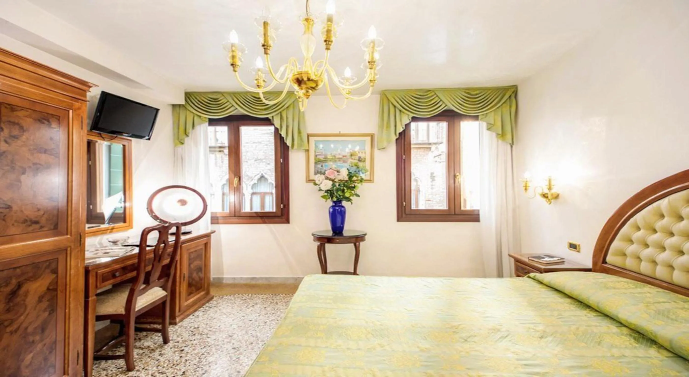 Photo of the whole room, Bed in Antica Casa Carettoni