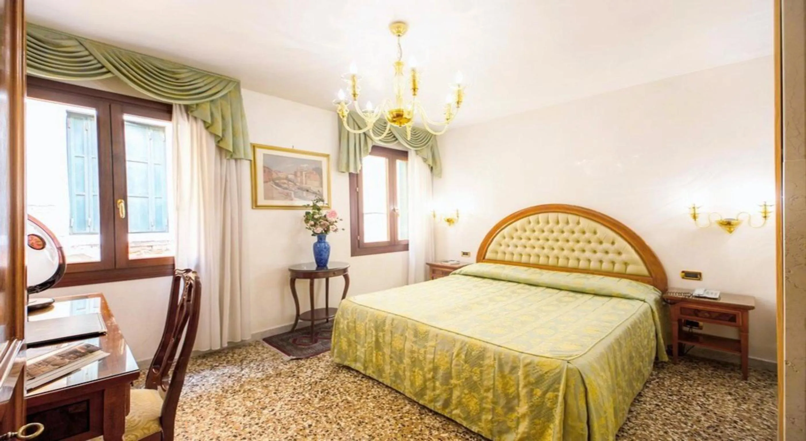 Photo of the whole room, Bed in Antica Casa Carettoni