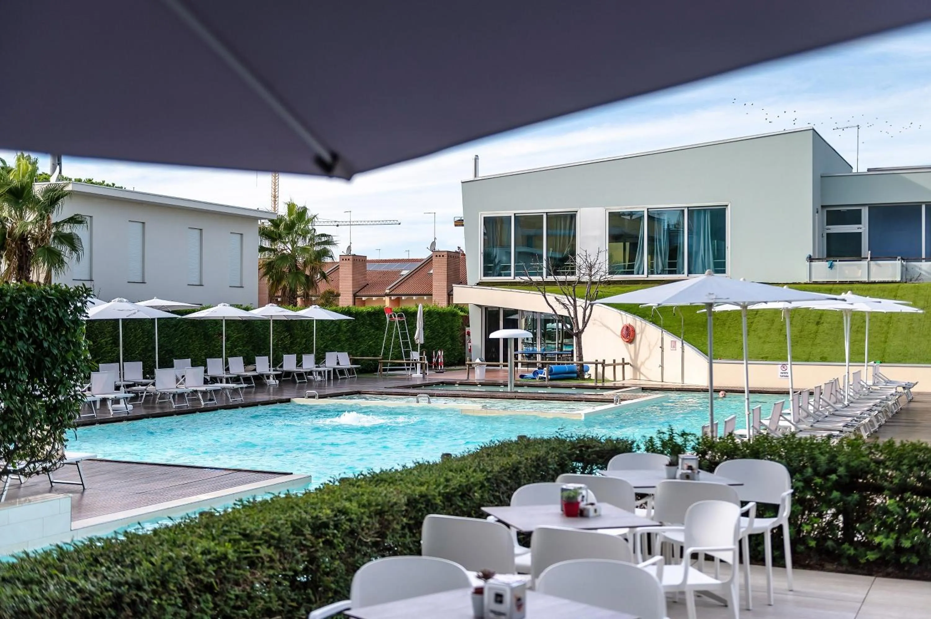 Hot Tub in Domino Suite Hotel & Residence