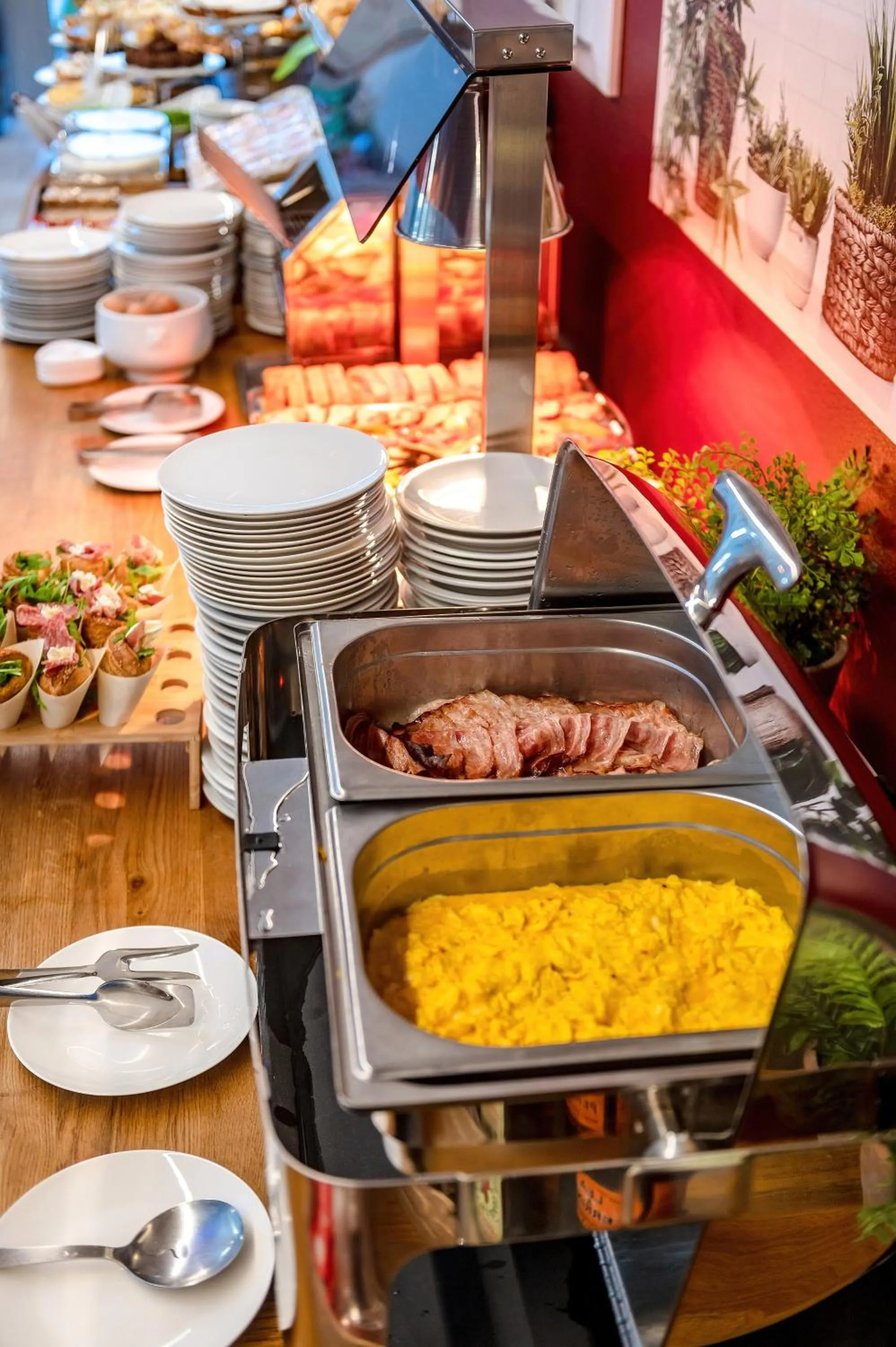 Breakfast in Domino Suite Hotel & Residence