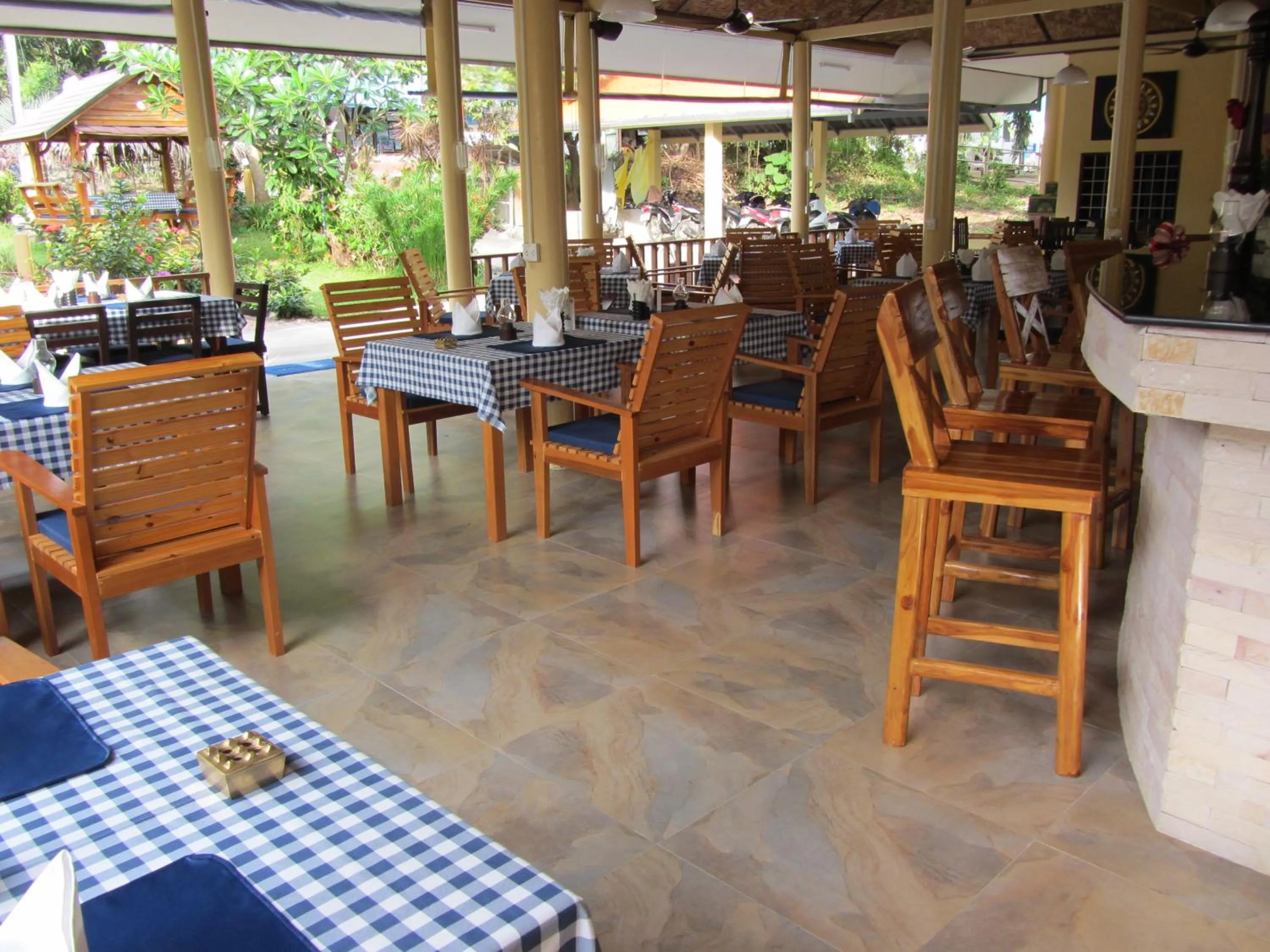 Restaurant/places to eat in Flower Paradise Bungalows & Swiss Restaurant Roestiland