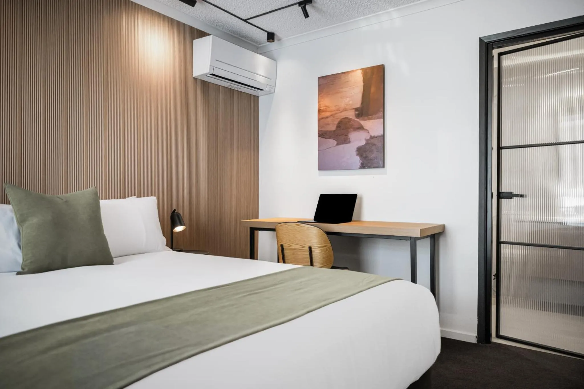 Bed in Innova Motel Warrnambool