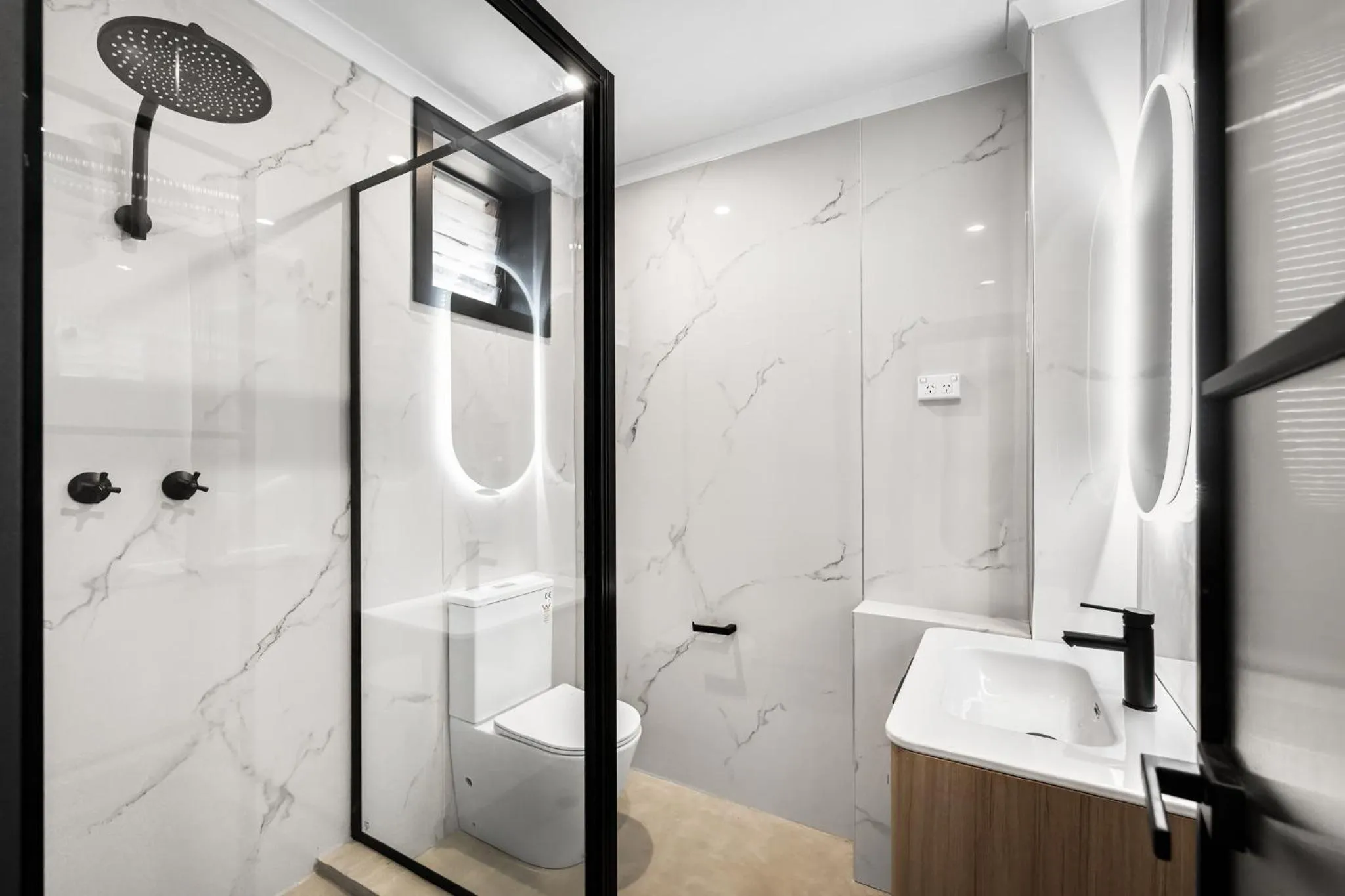 Bathroom in Innova Motel Warrnambool