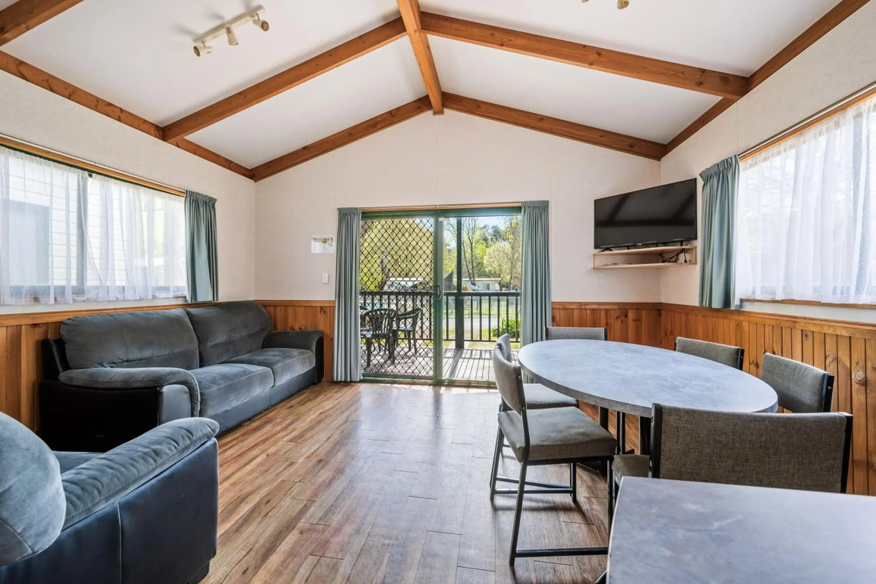 Supreme Villa in Bright Accommodation Park Supreme Villa in Bright Accommodation Park