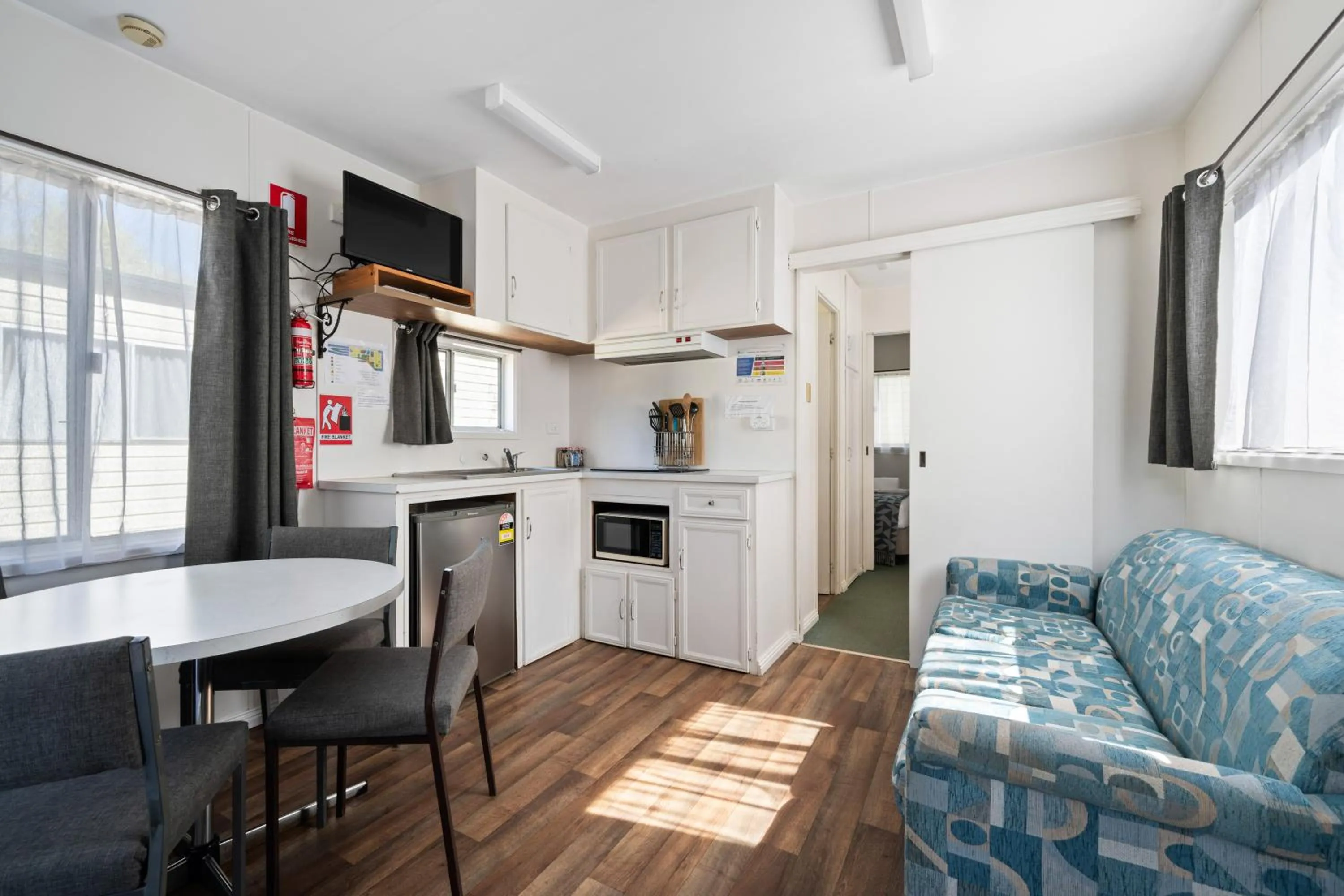 Kitchen or kitchenette in Bright Accommodation Park