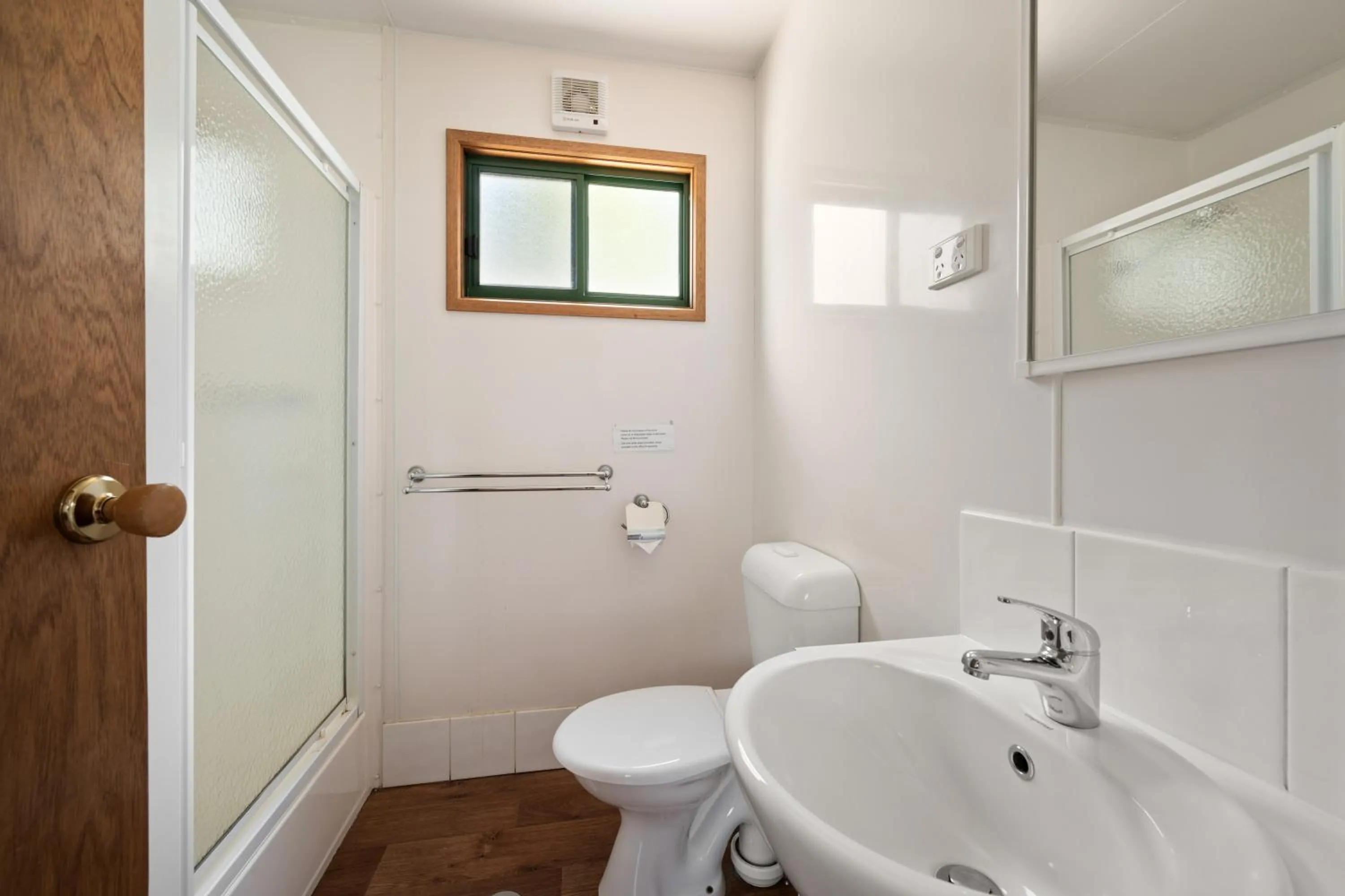 Bathroom in Bright Accommodation Park