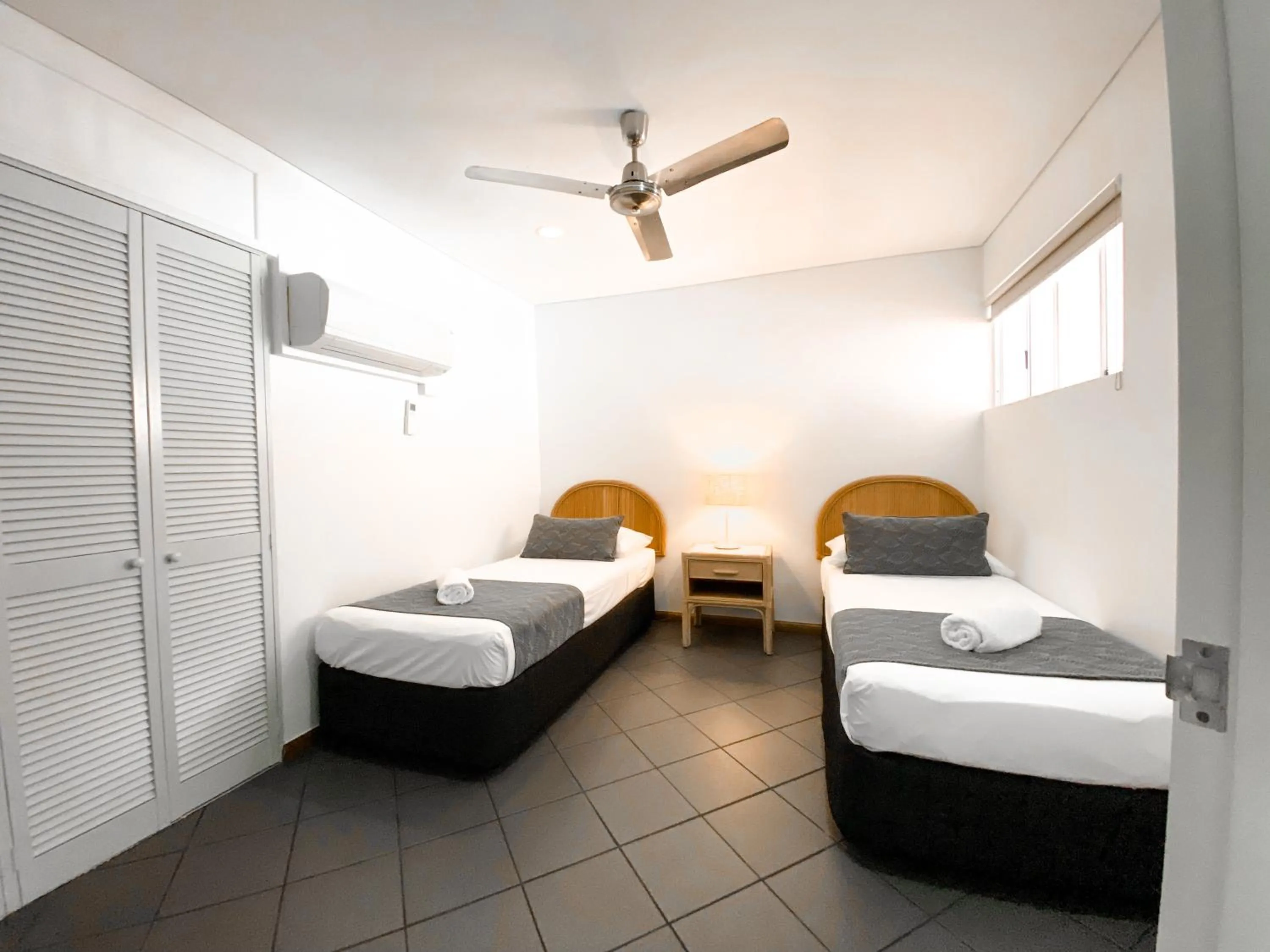 Bedroom, Bed in Beach Terraces