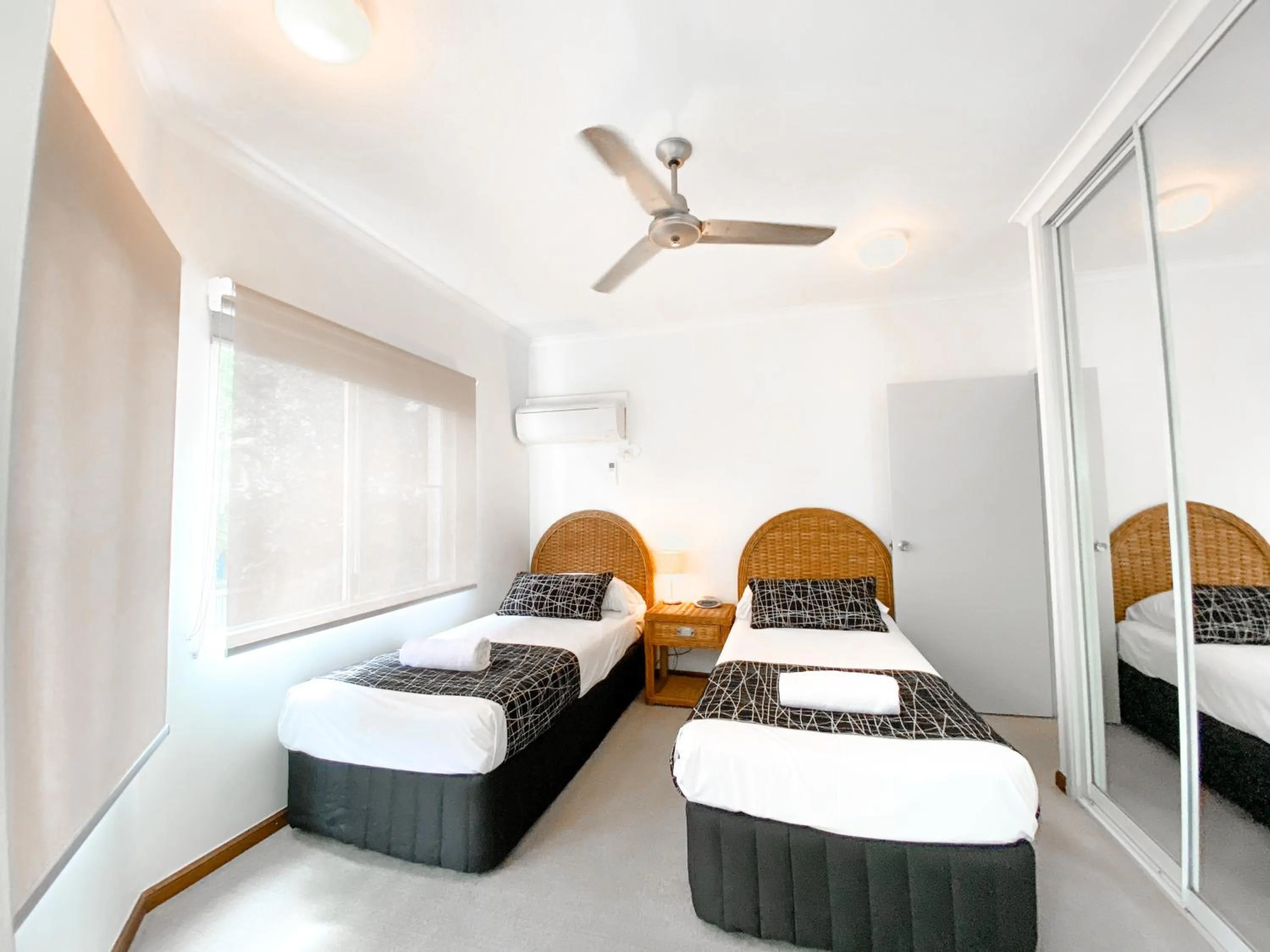 Bedroom, Bed in Beach Terraces