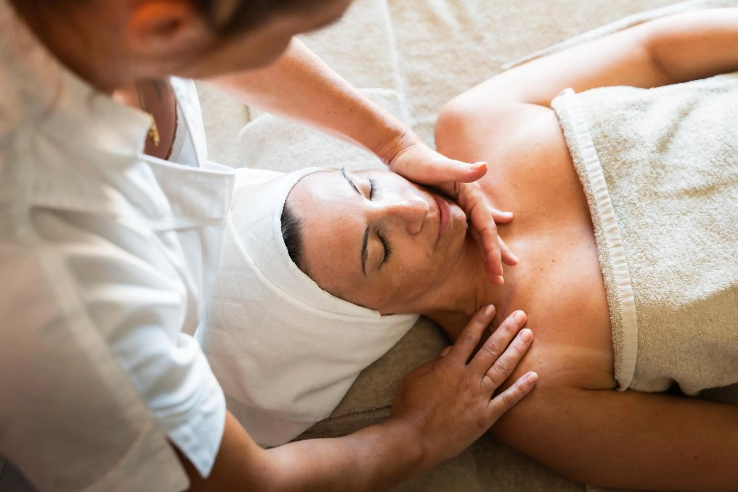 Massage in AQA Palace