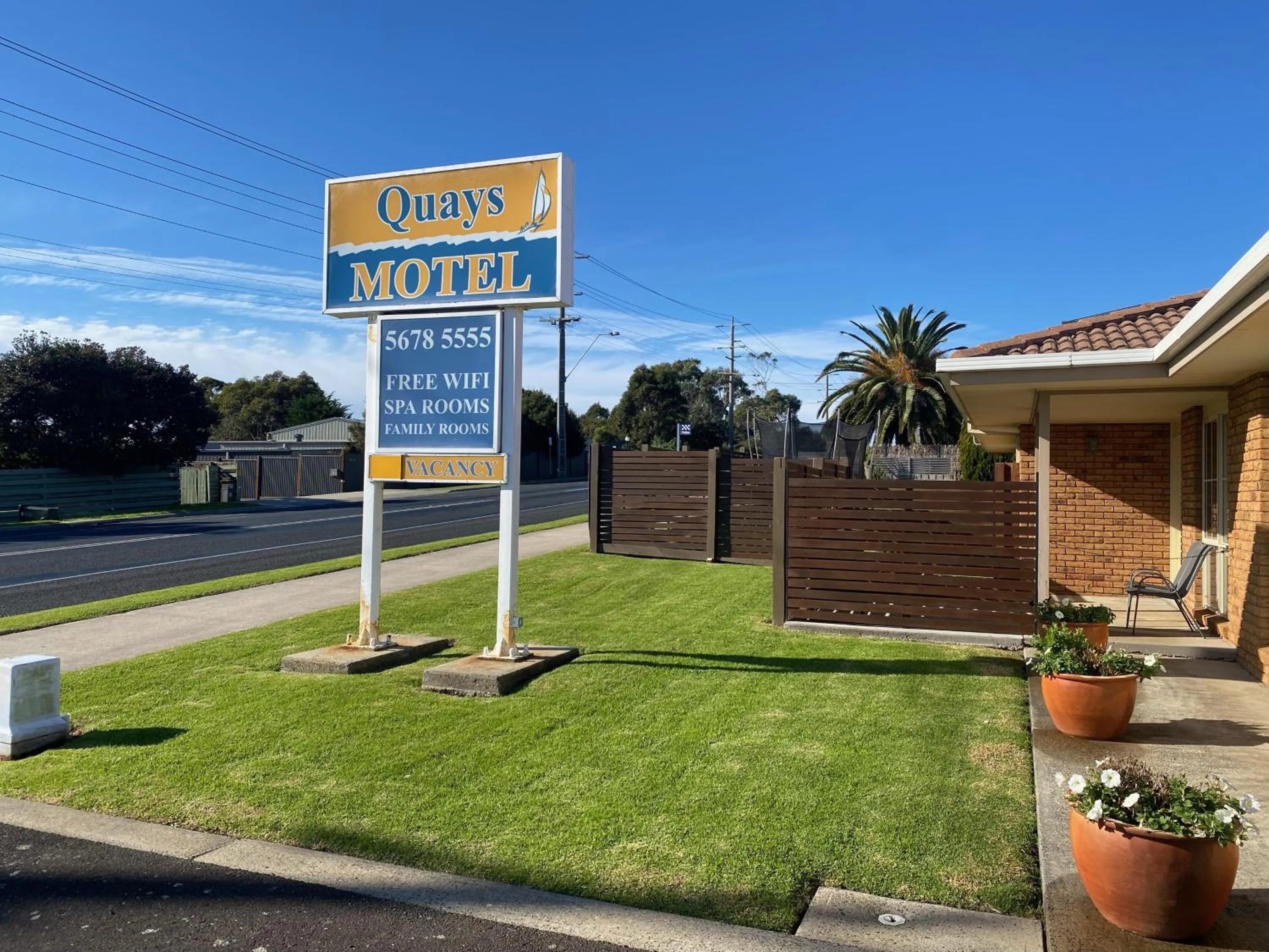 Quays Motel San Remo